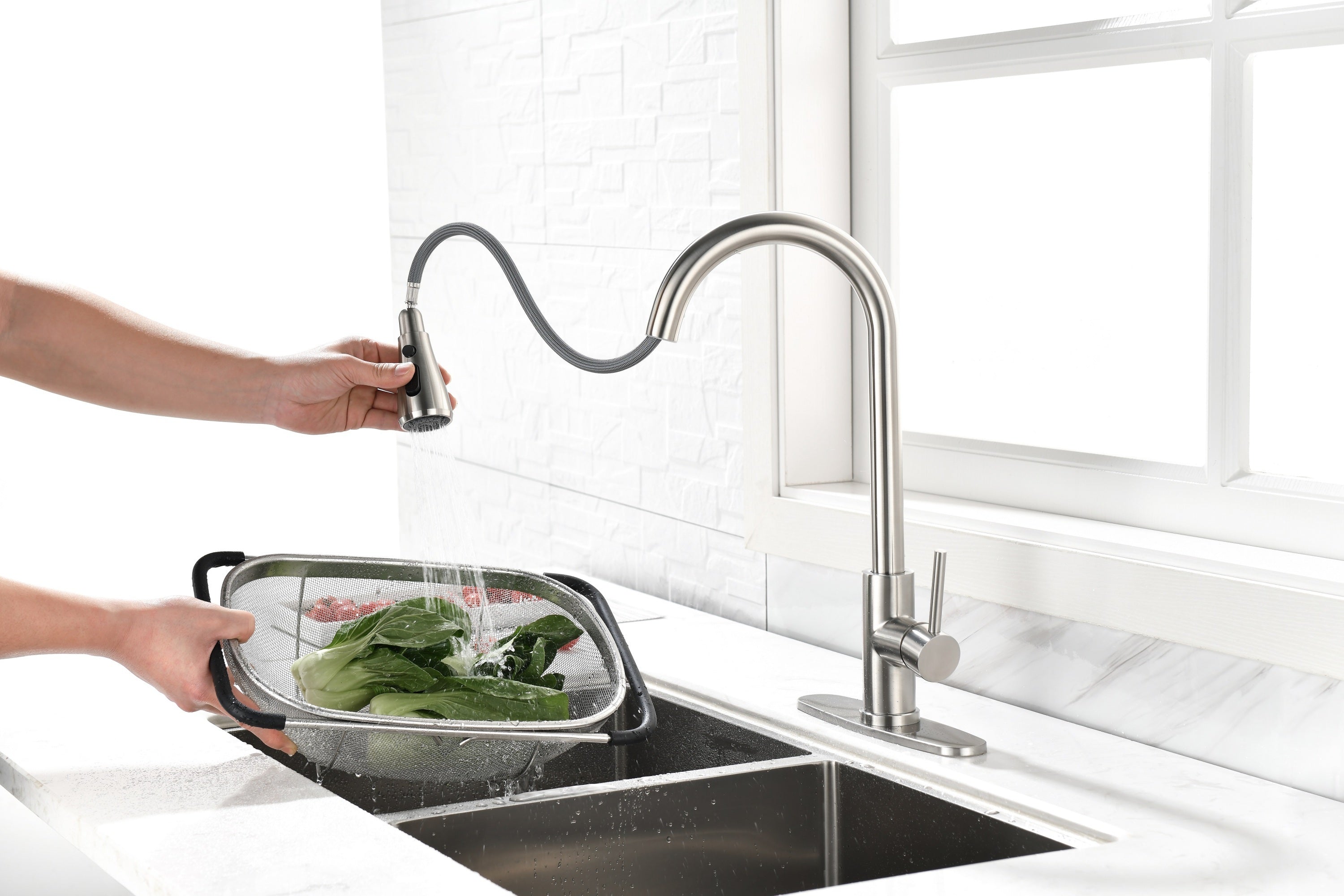 Single Handle High Arc Brushed Nickel Pull Out Kitchen Faucet, Single Level Stainless Steel Kitchen Sink Faucets with Pull Down Sprayer