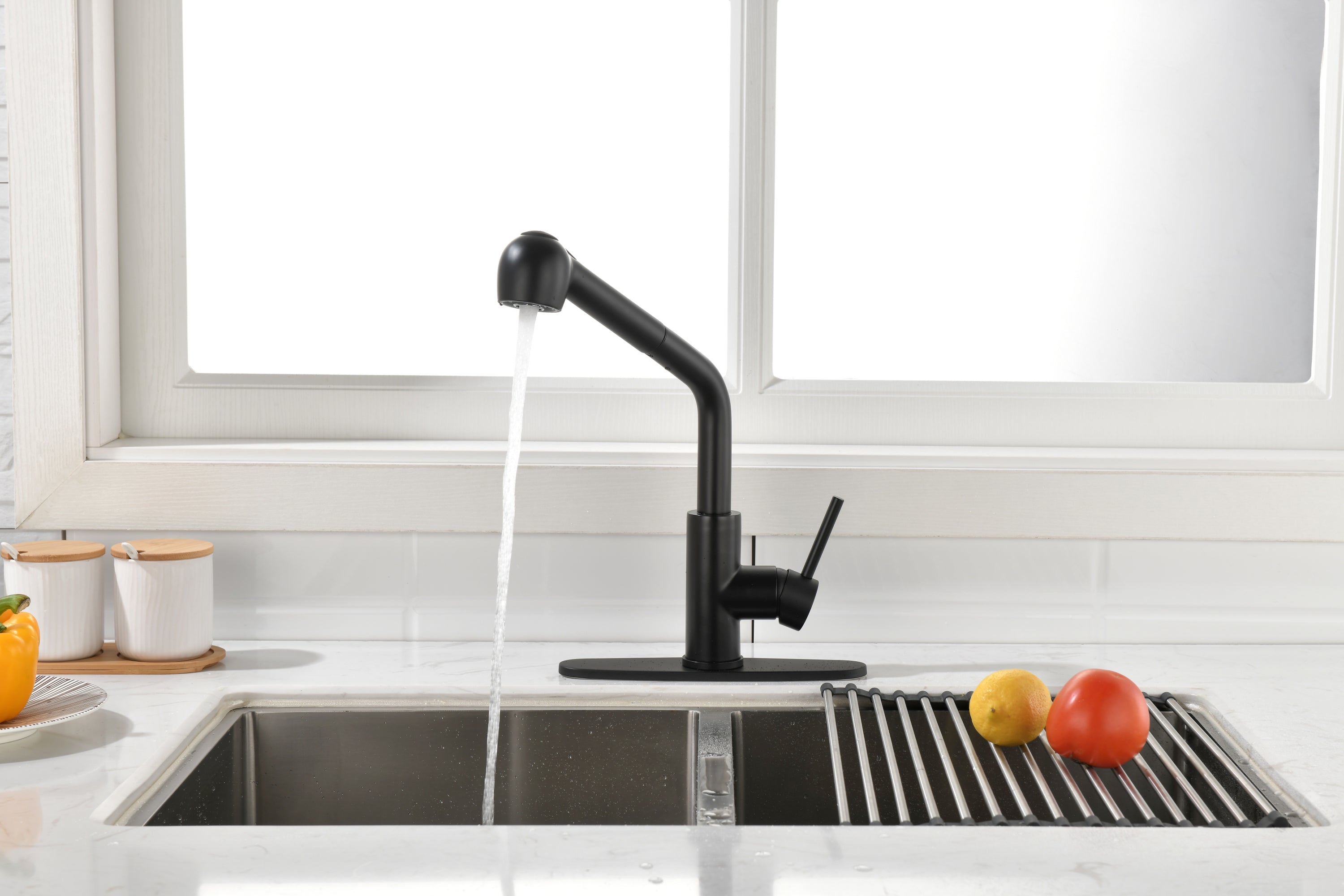 Matte Black Kitchen Faucets with Pull Down Sprayer, Single Handle Kitchen Sink Faucet with Pull Out Sprayer