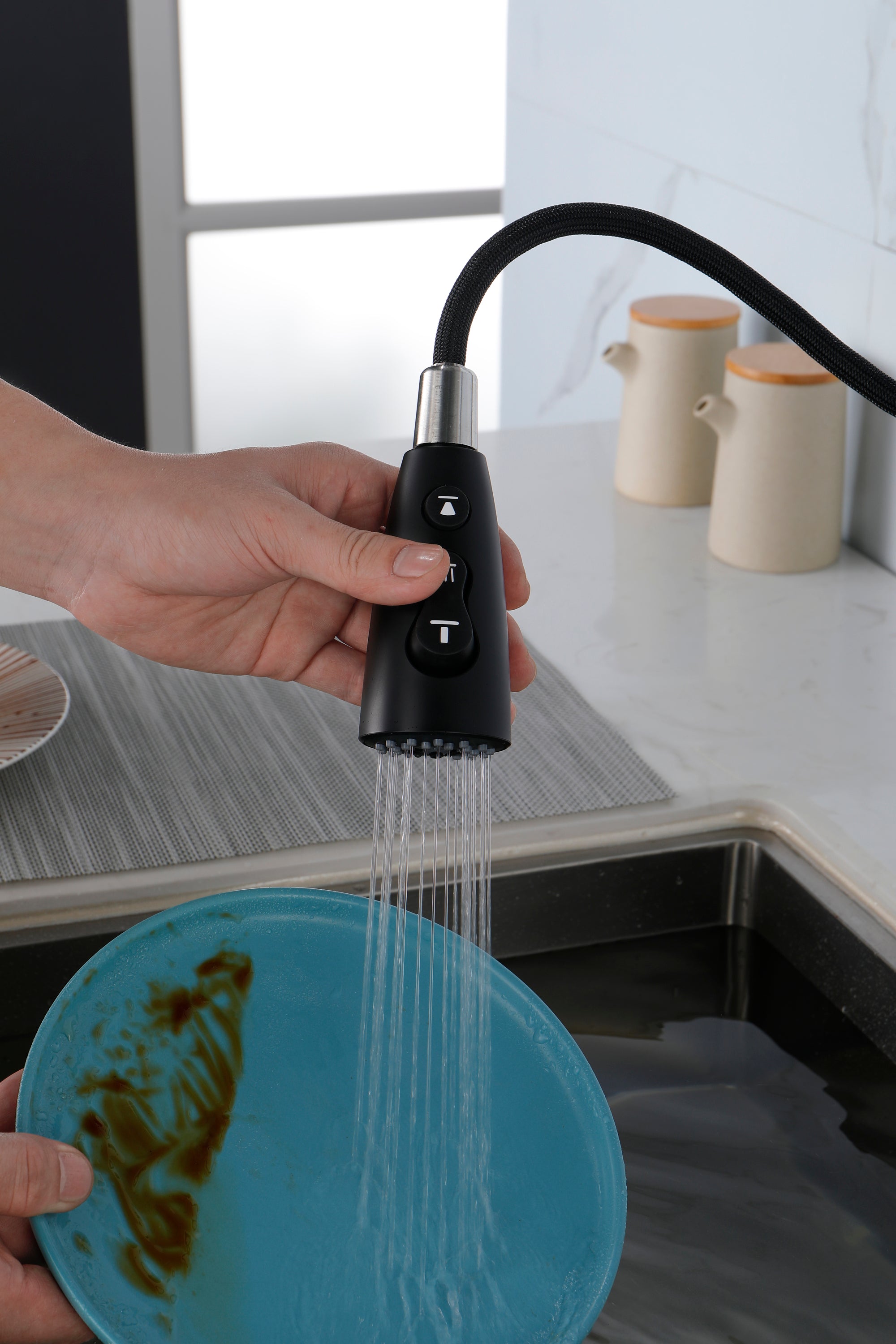 Single Handle Copper Kitchen Faucet - Matte Black