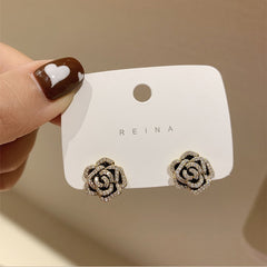 Women's Fashion Flower and Pearl Vintage Earrings