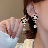 Women's Fashion Flower and Pearl Vintage Earrings