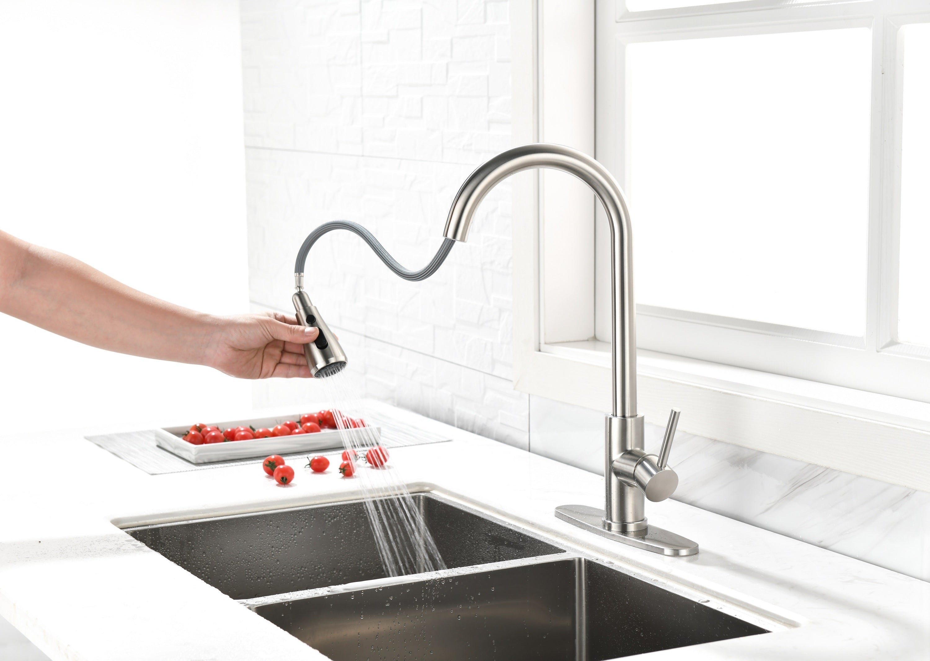 Single Handle High Arc Brushed Nickel Pull Out Kitchen Faucet, Single Level Stainless Steel Kitchen Sink Faucets with Pull Down Sprayer