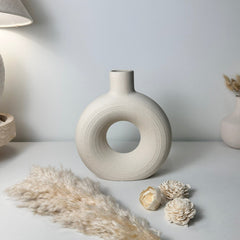 Minimalist Donut Ceramic Vase 9.5" Cream
