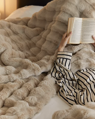 Large Cream Throw Blanket for Couch and for Bed, Soft and Cozy - Faux Fur Light Brown