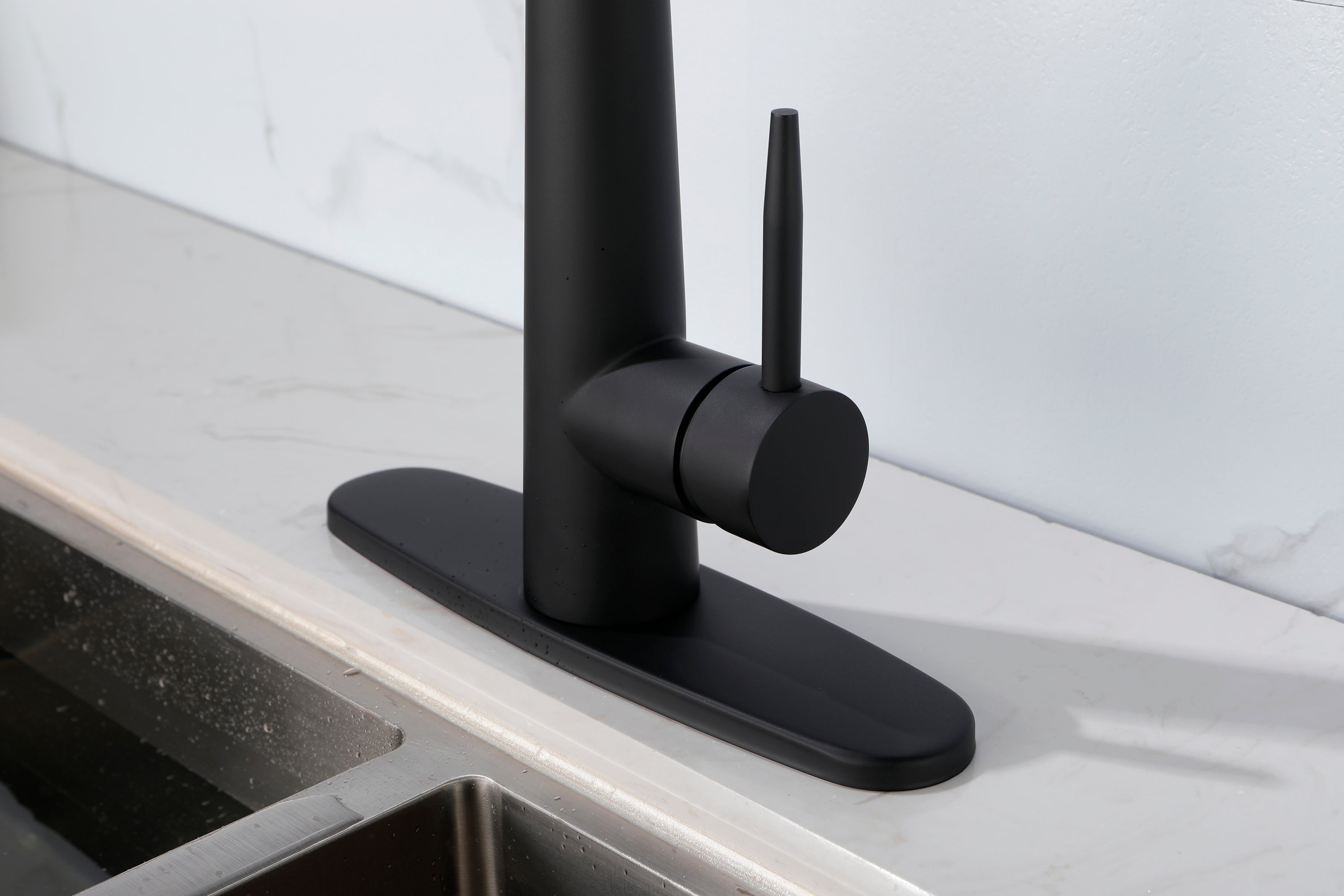 Single Handle Copper Kitchen Faucet - Matte Black