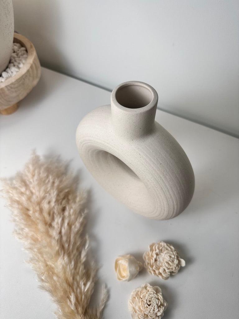 Minimalist Donut Ceramic Vase 9.5" Cream