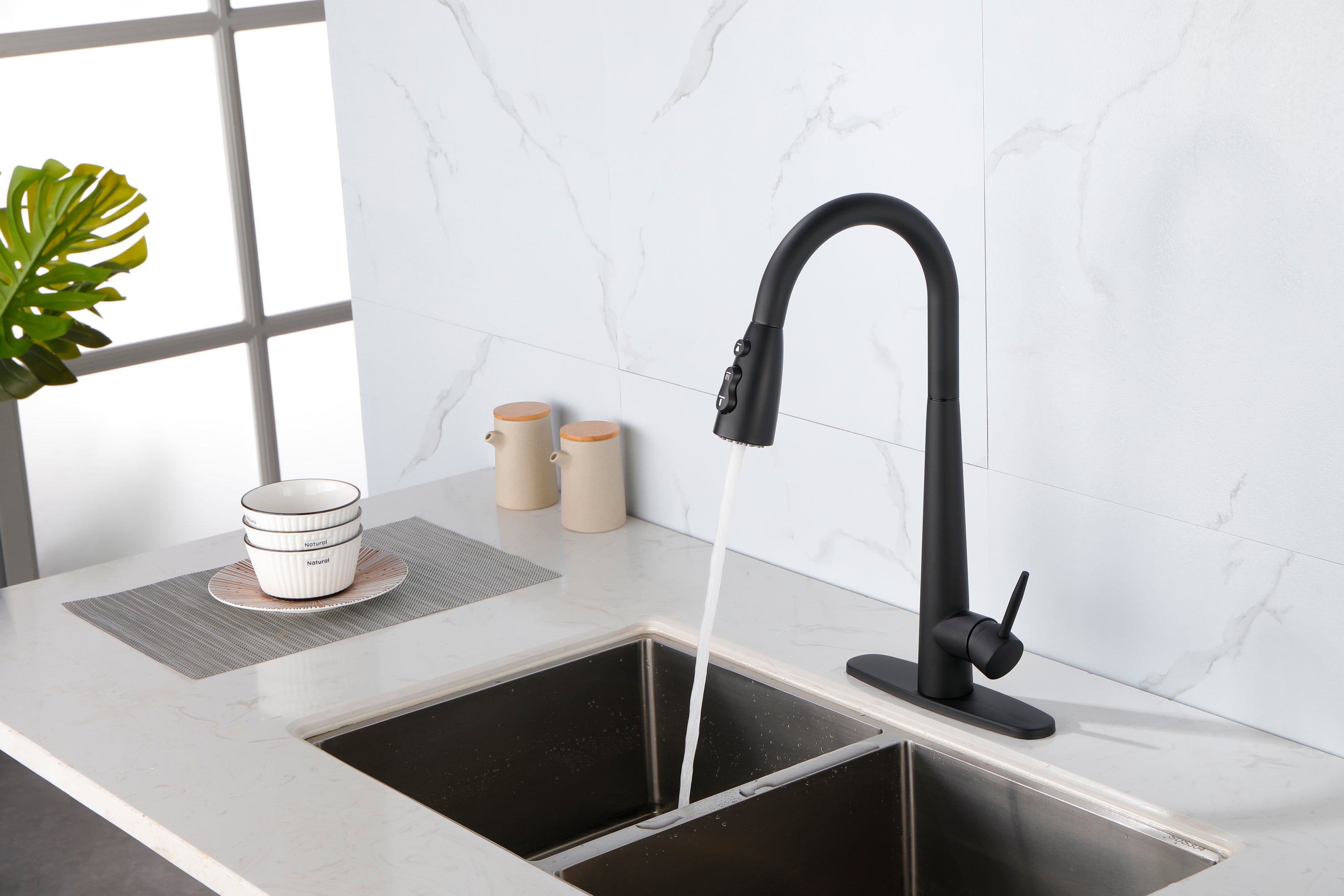 Single Handle Copper Kitchen Faucet - Matte Black