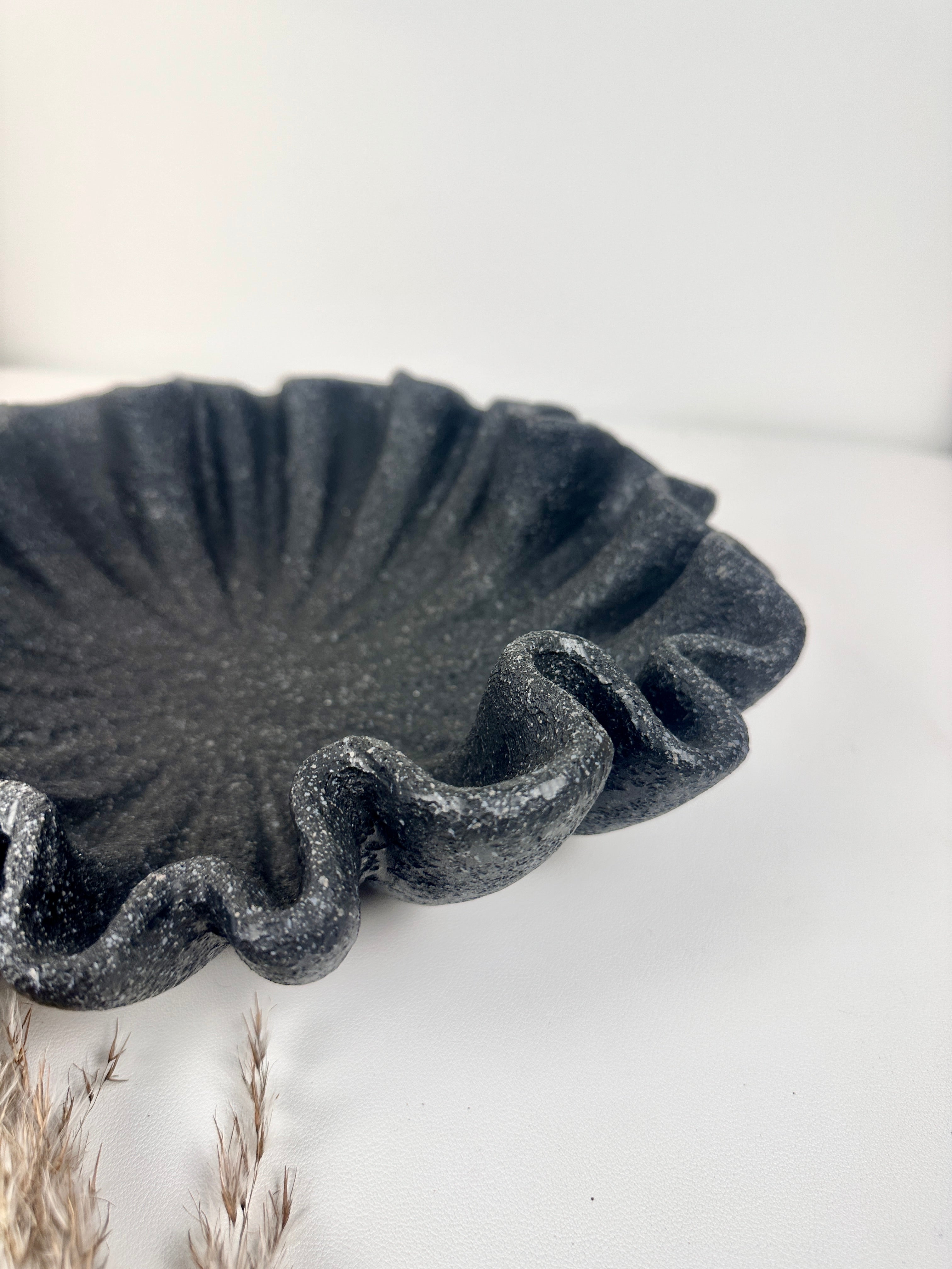 Modern Flower Bowl Shape Tray 12x12x3“ - Black