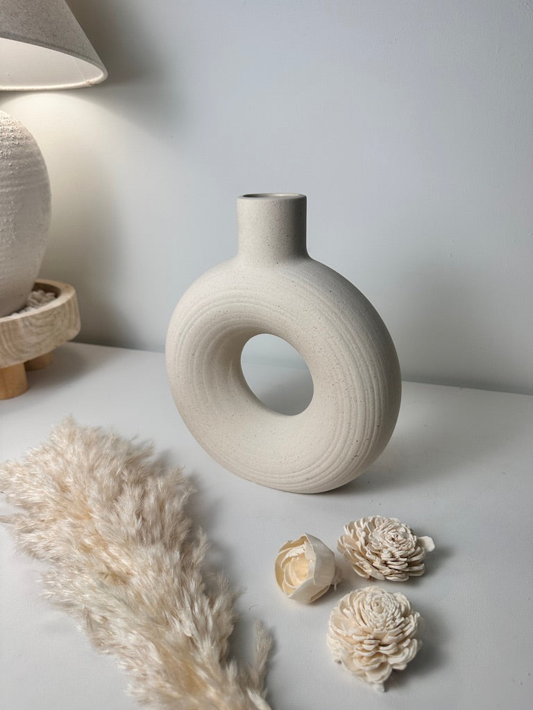 Minimalist Donut Ceramic Vase 9.5" Cream