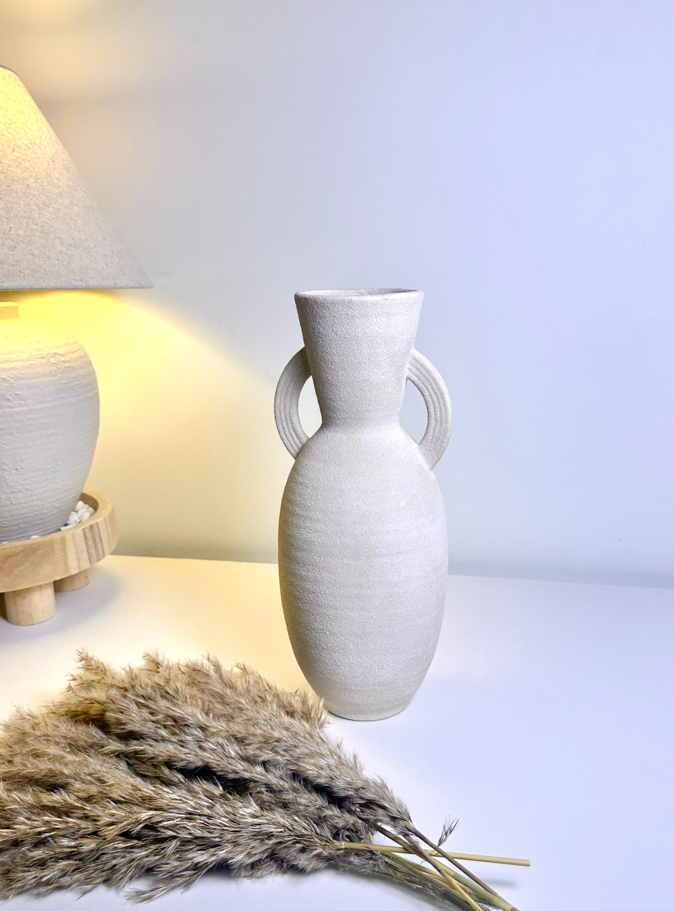 Minimalist Textured Roman Style Vase 14“ beige