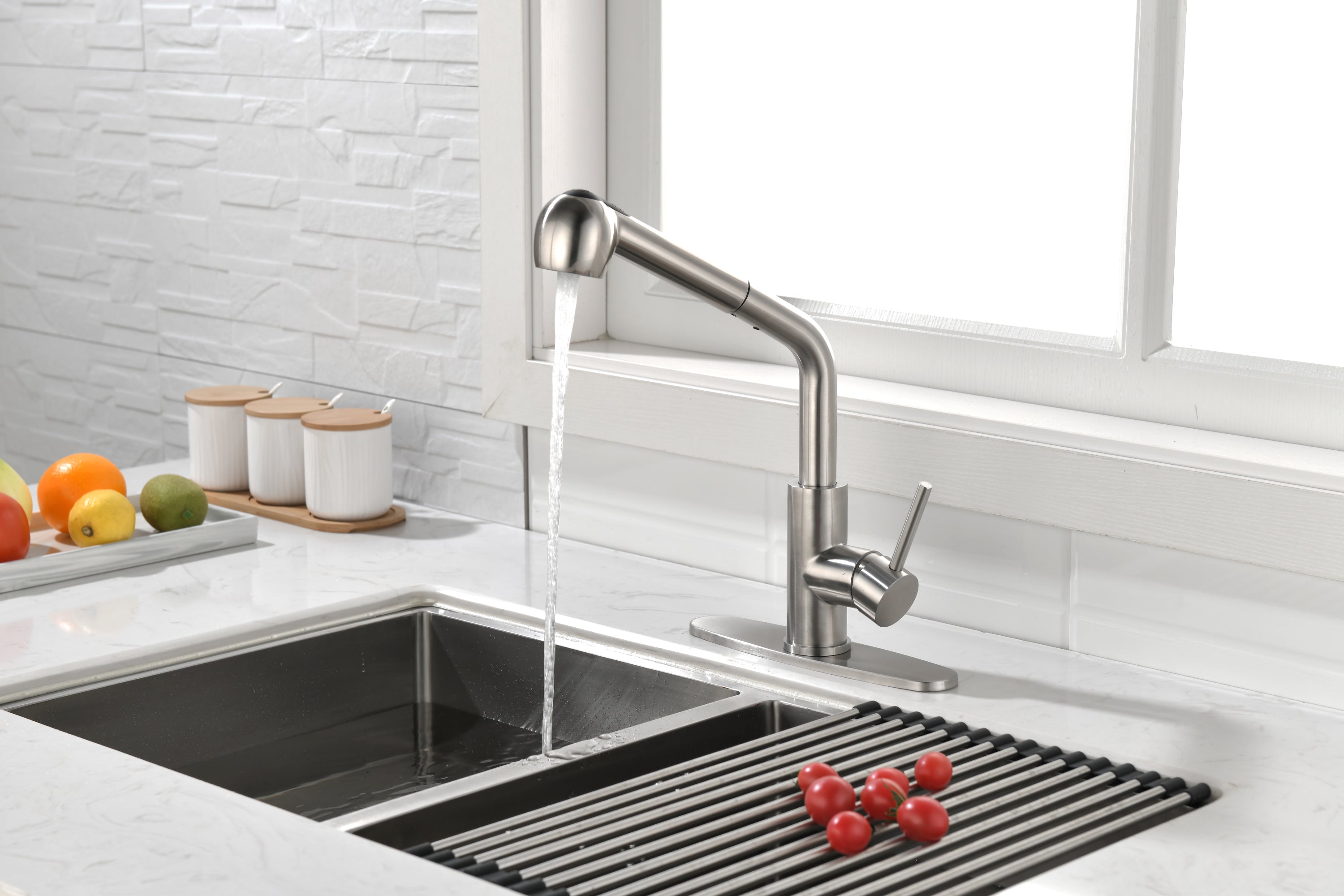 Single Handle Kitchen Sink Faucet with Pull Out Sprayer - Brushed Nickel