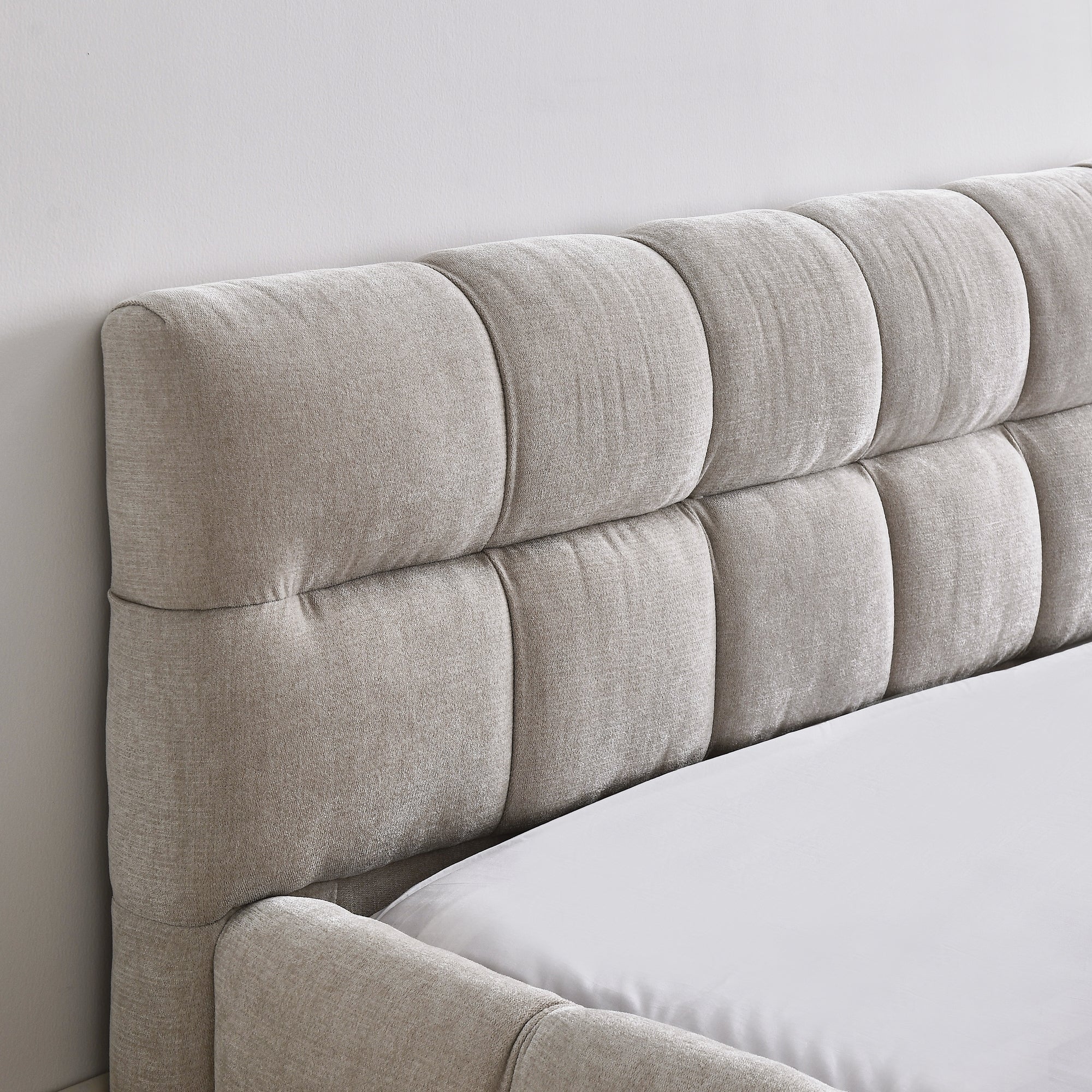 Queen Size Upholstered Bed Frame with Thick Fabric, Chenille Fabric Grounded Queen Size Platform Bed with Headboard and Solid Frame. No Box Spring Needed, Beige(68''x86.5''x23.5'')