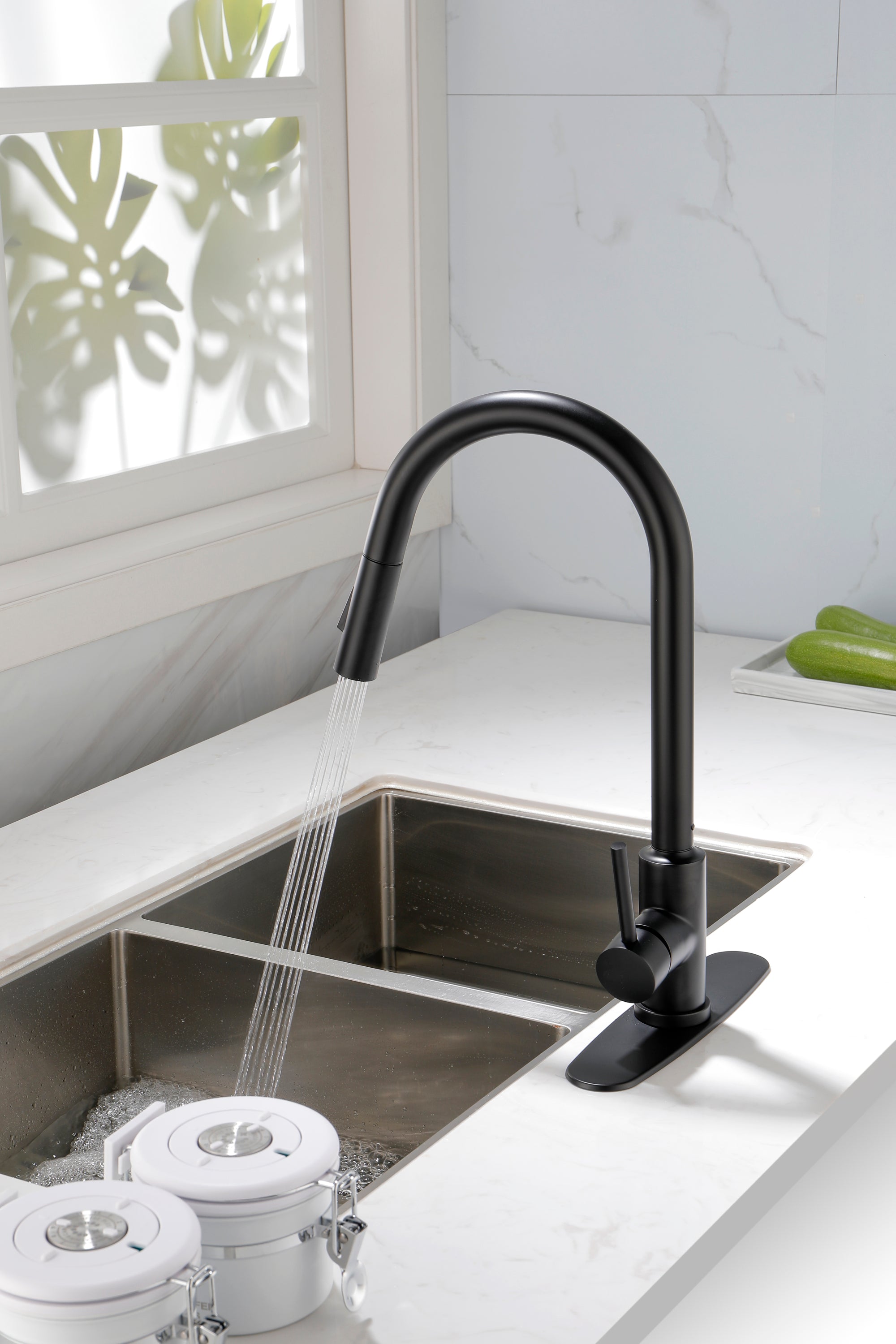 Kitchen Faucet with Pull Down Sprayer - Matt Black