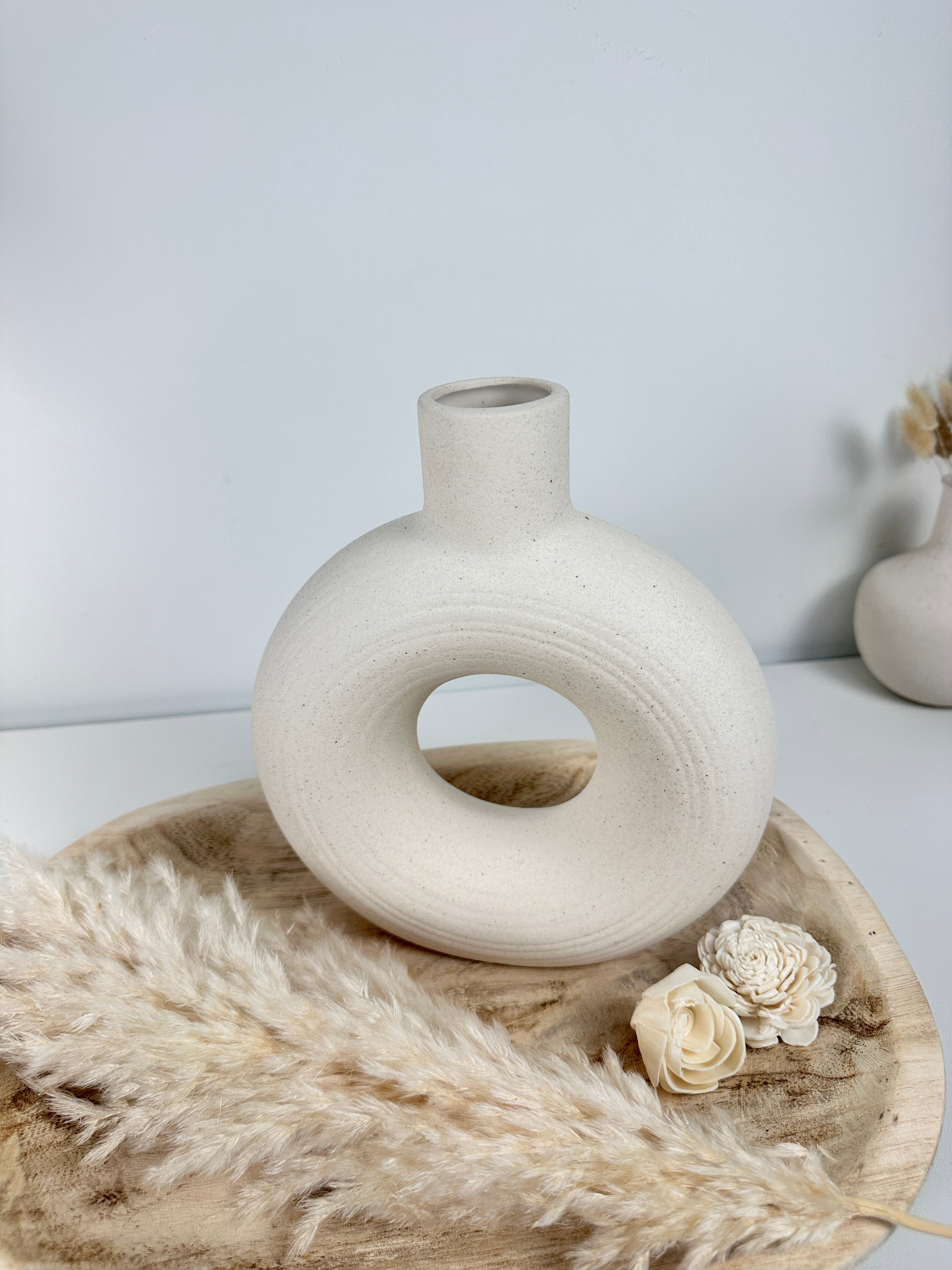 Minimalist Donut Ceramic Vase 9.5" Cream
