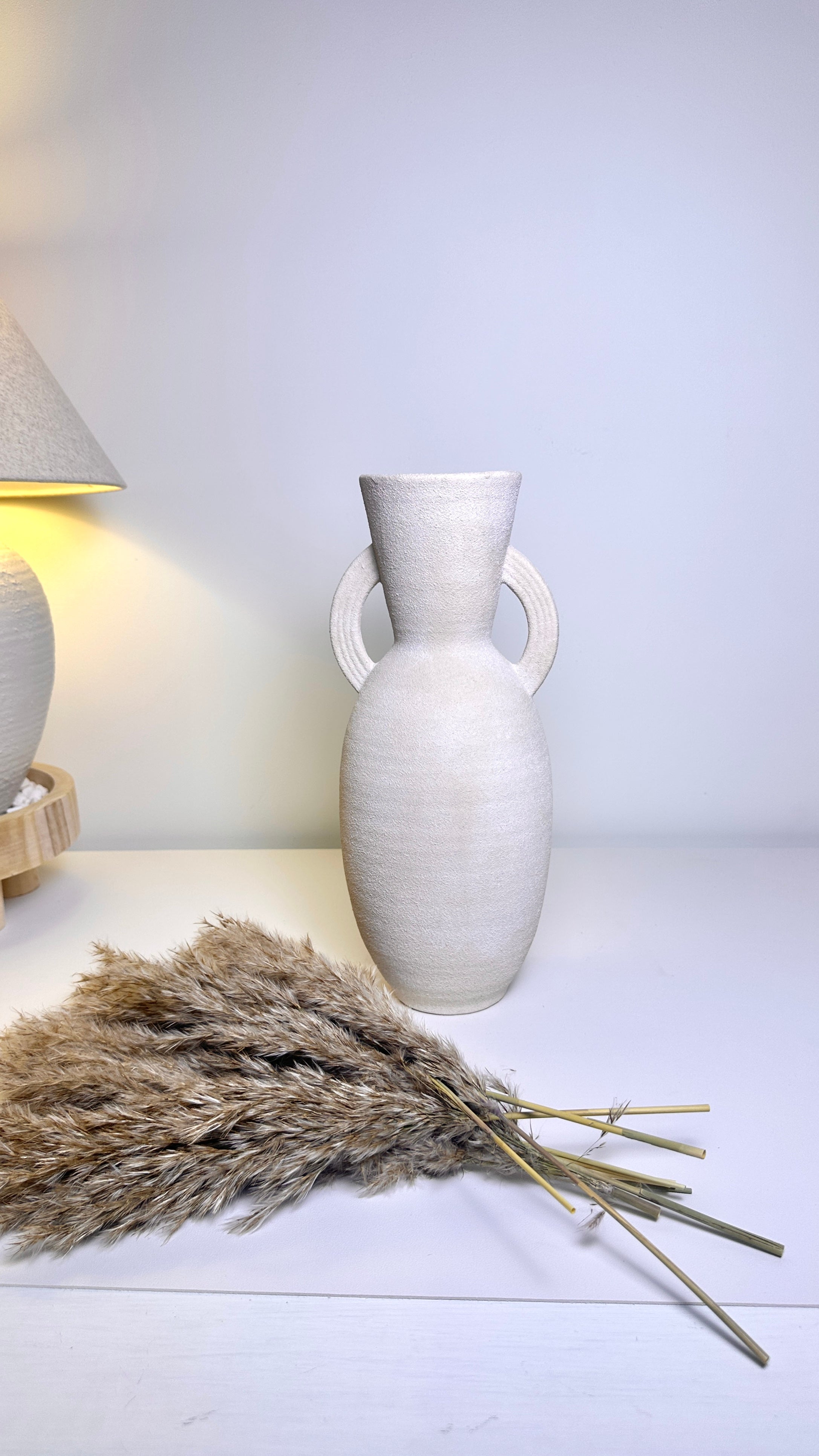Minimalist Textured Roman Style Vase 14“ beige