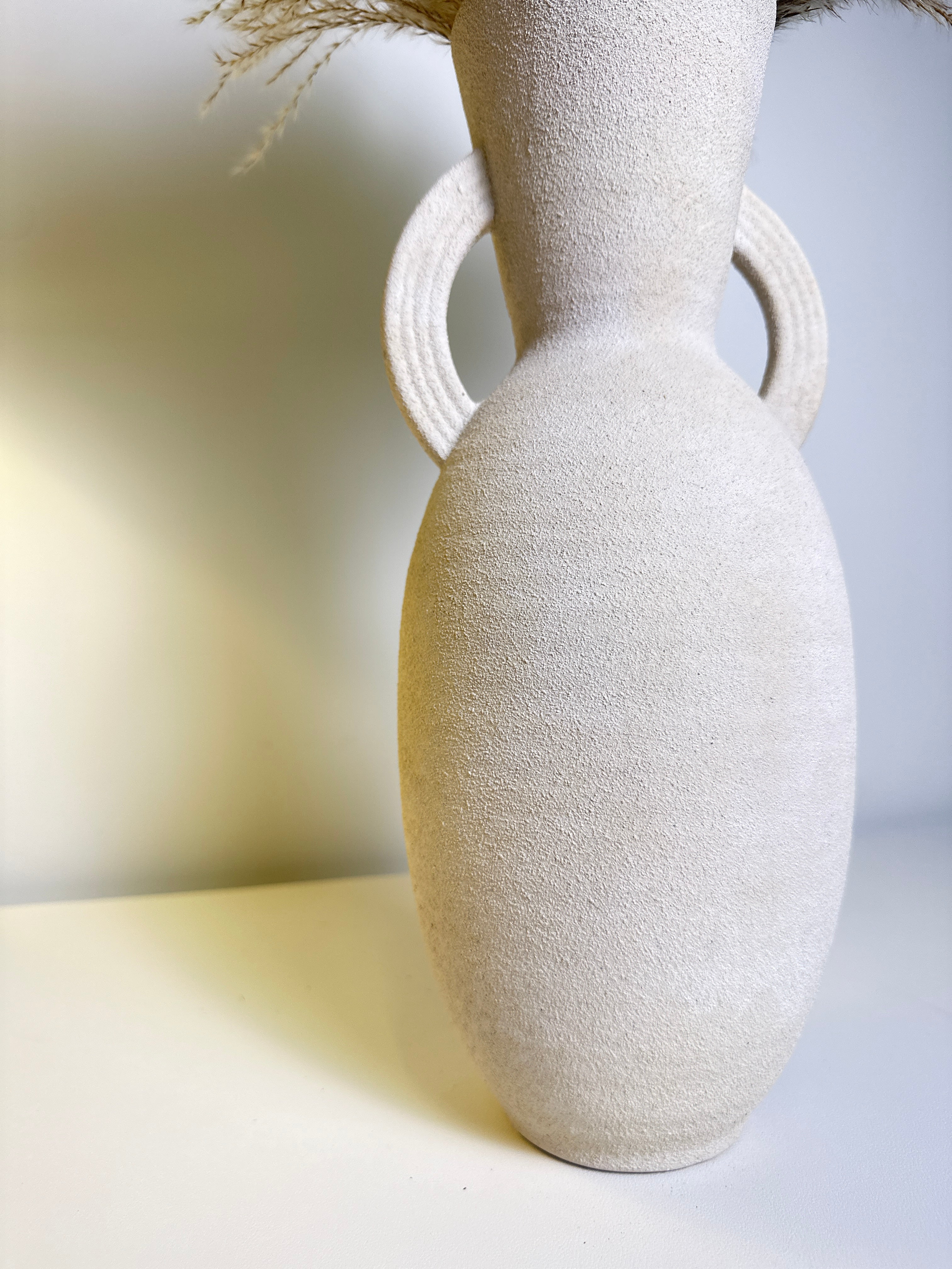 Minimalist Textured Roman Style Vase 14“ beige