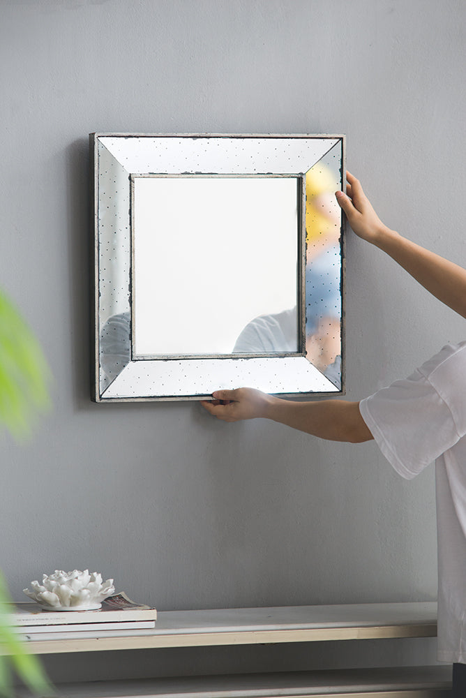 18"x18" Distressed Silver Square Accent Mirror - Traditional Style