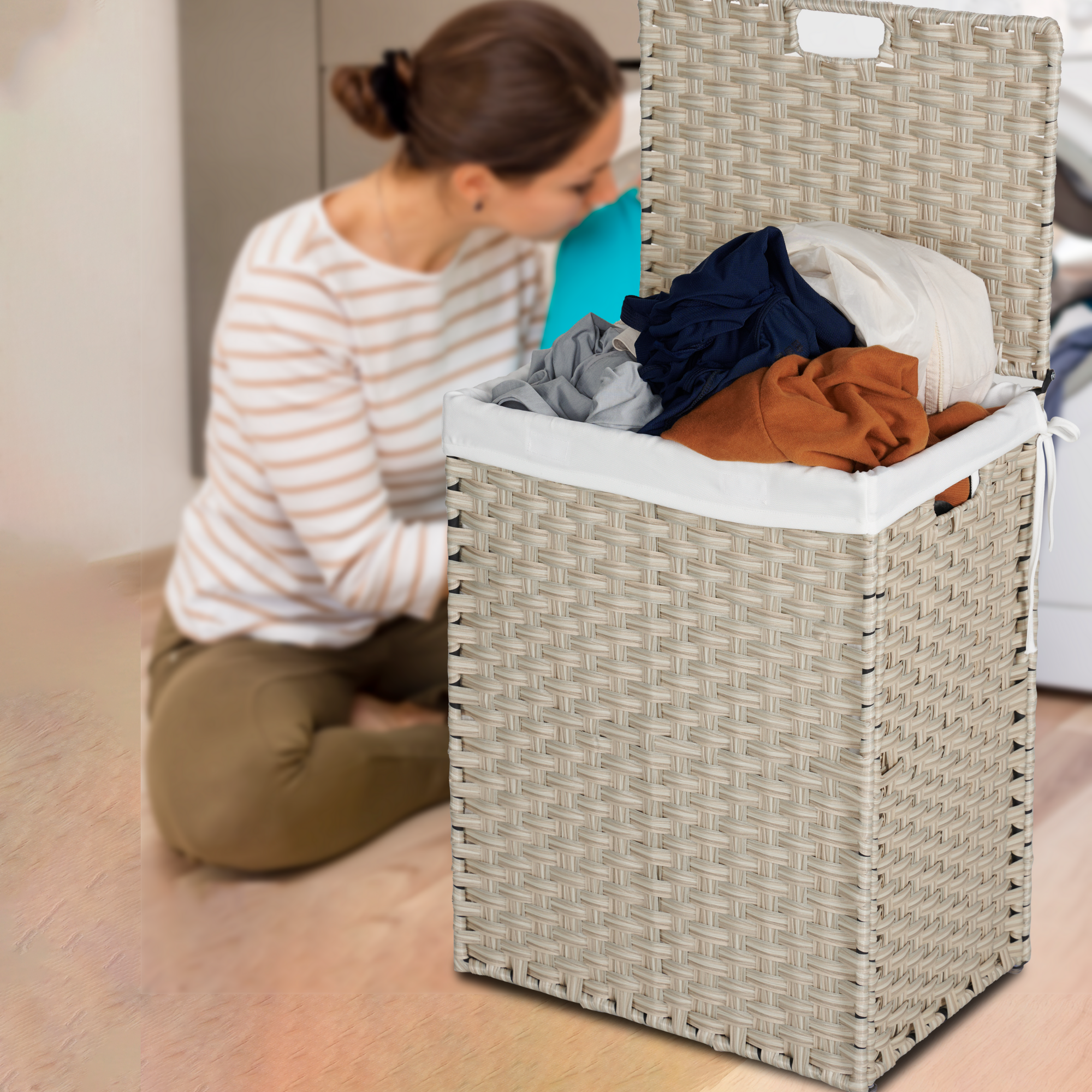 Laundry Hamper With Lid PE Rattan Powder Coating Frame Clothes with 2 Removable Bags, 100L - Light Grey