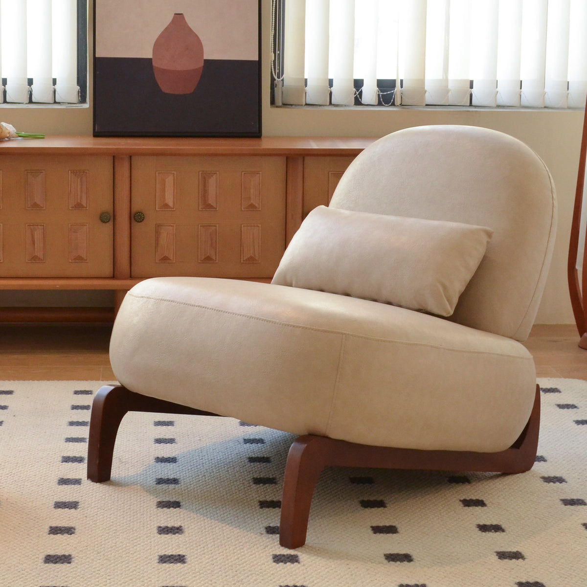 Cute Accent Chair with Solid Wood Legs, Faux Leather Living Room Chair with Soft Cushion, Cozy Bedroom Chair, Comfy Armless Reading Chair for Apartment, Waiting Room, Balcony (Cream)