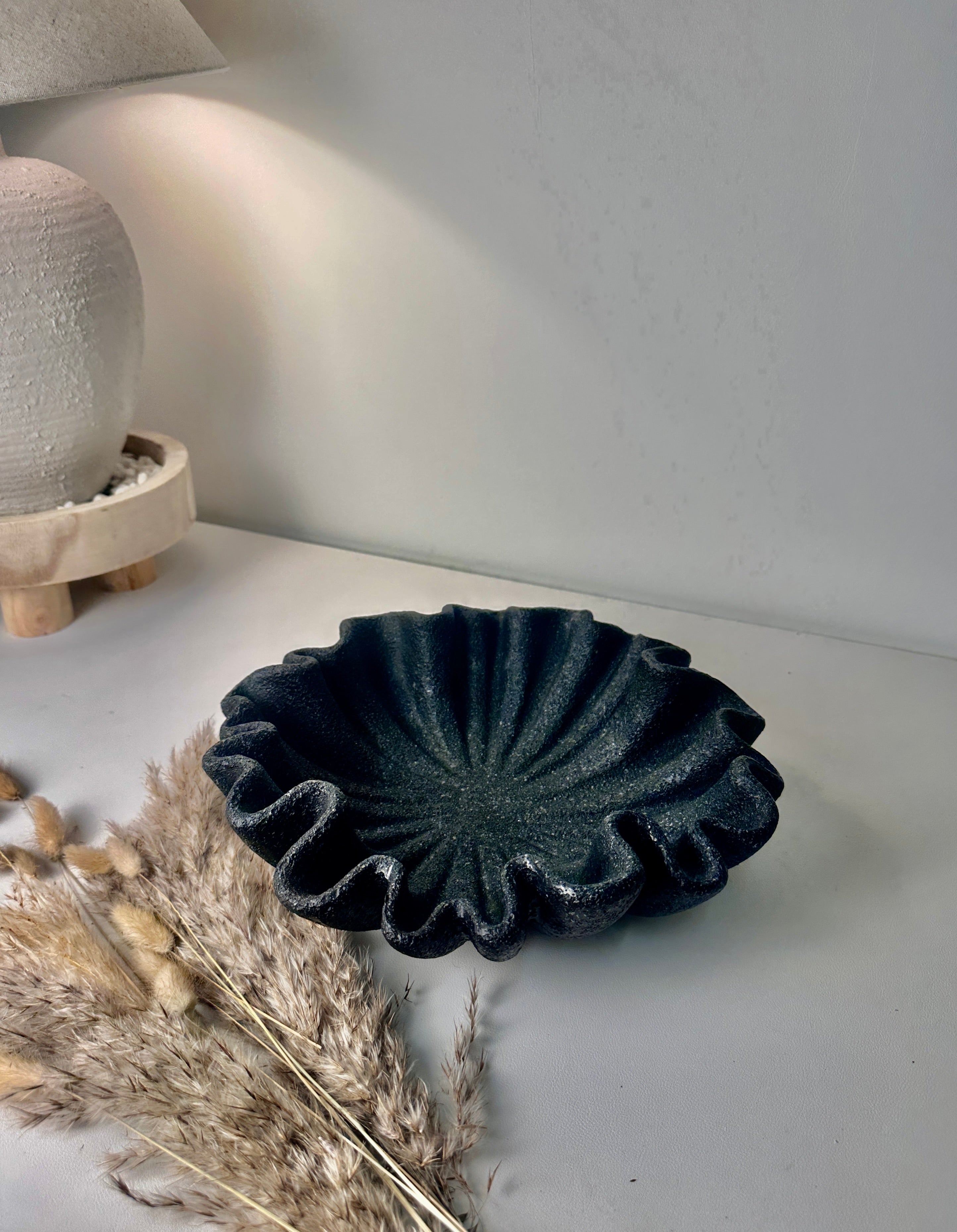 Modern Flower Bowl Shape Tray 12x12x3“ - Black