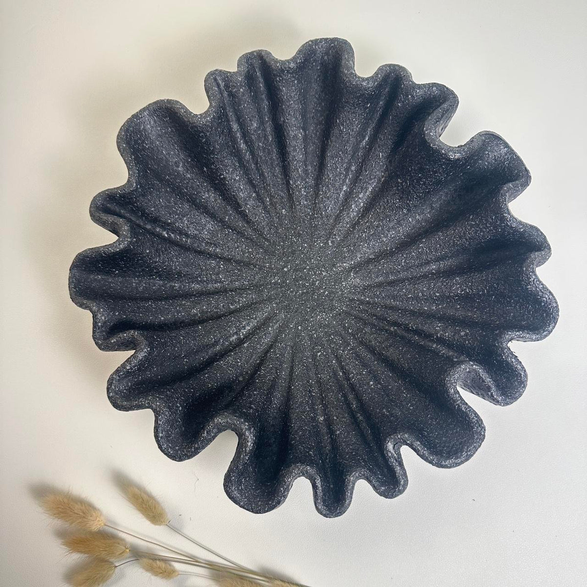 Minimalist Modern Flower Bowl Shape Tray 12x12x3“ - Black