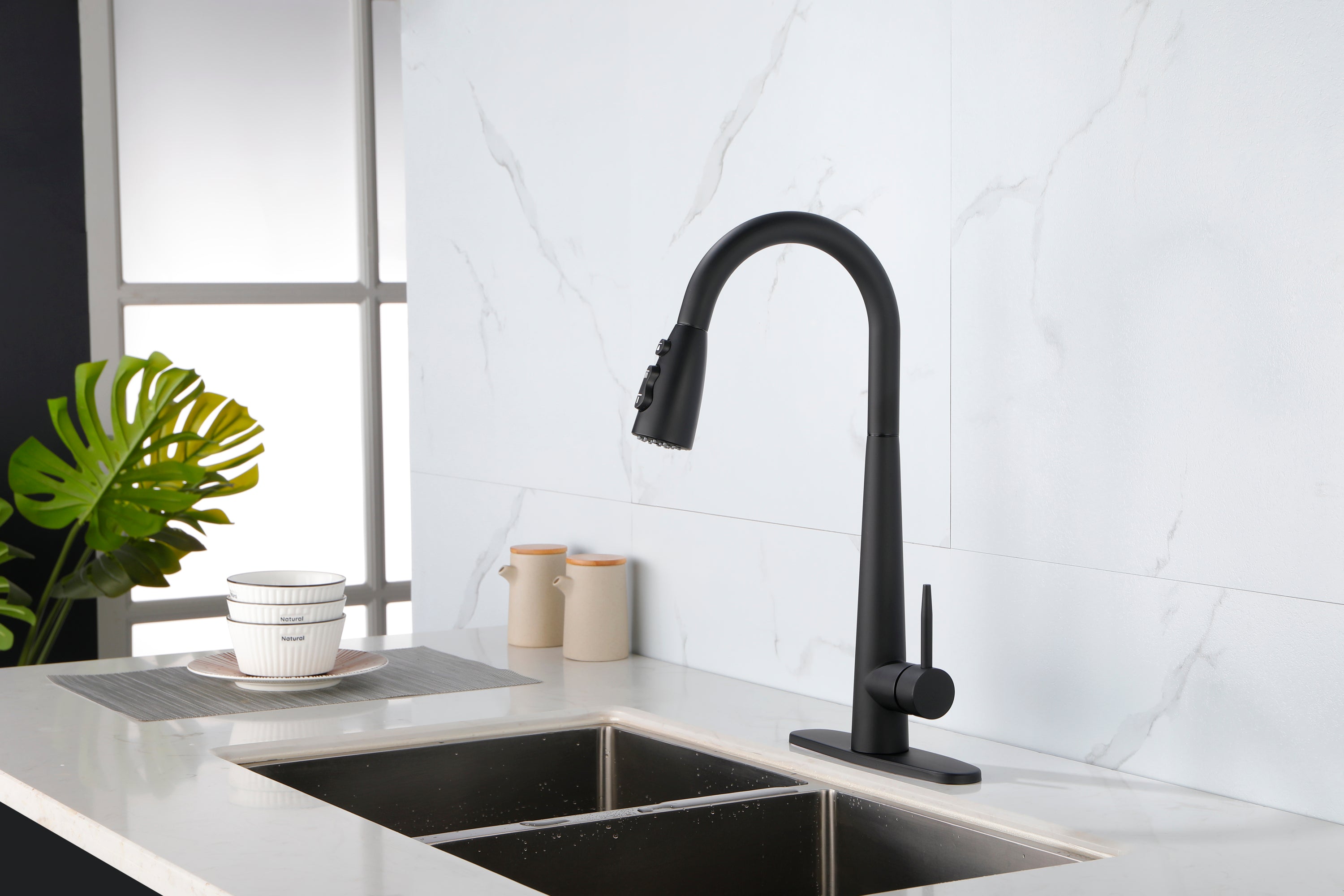Single Handle Copper Kitchen Faucet - Matte Black