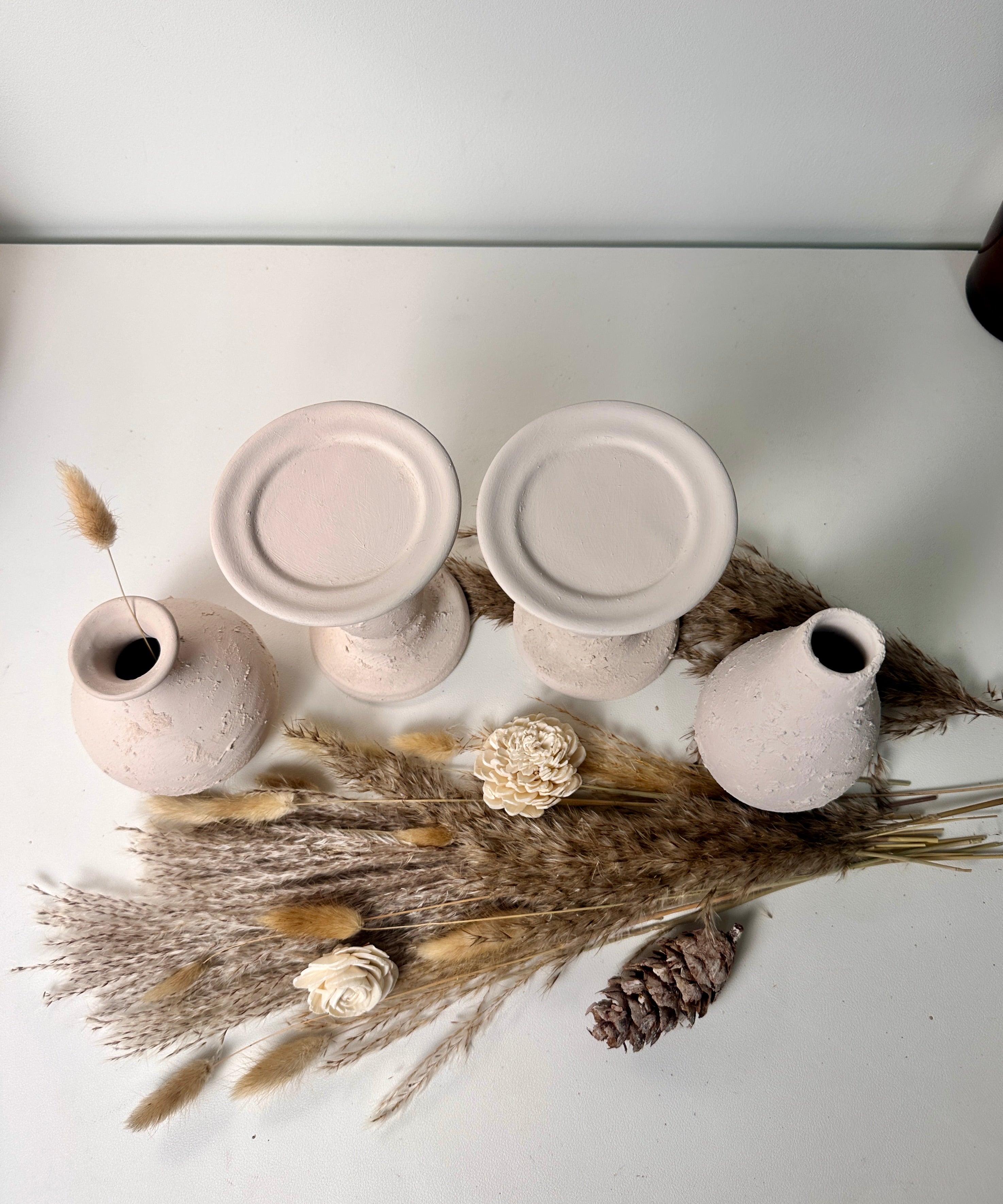 Set of 4 pieces Minimalist Candle Holders with 2 Small Vases - Cream Blush