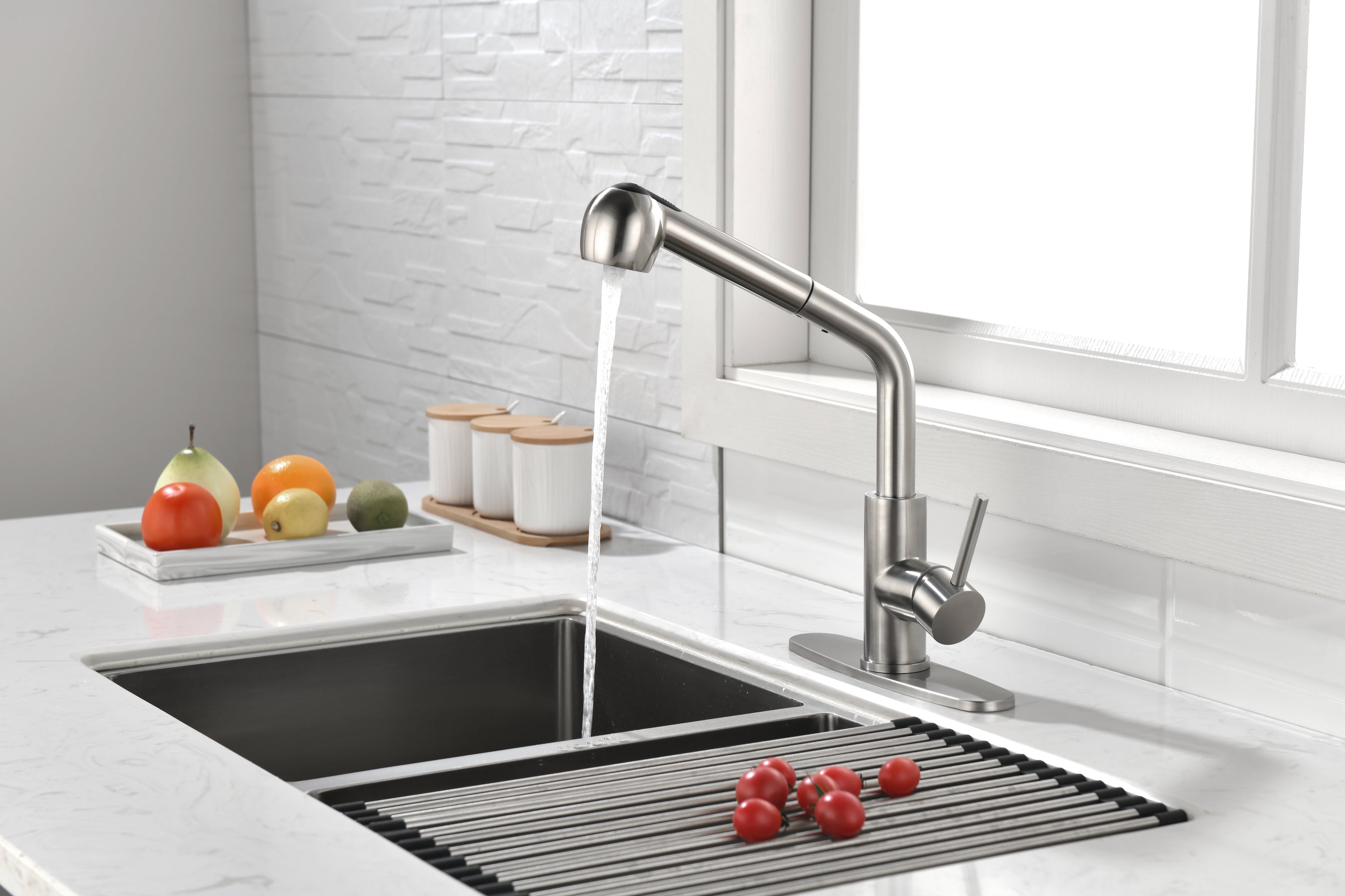 Single Handle Kitchen Sink Faucet with Pull Out Sprayer - Brushed Nickel