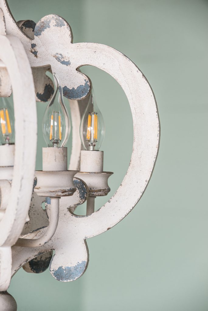 French Country Wood Chandelier, 6-Light Farmhouse Pendant Light Fixture with Adjustable Chain