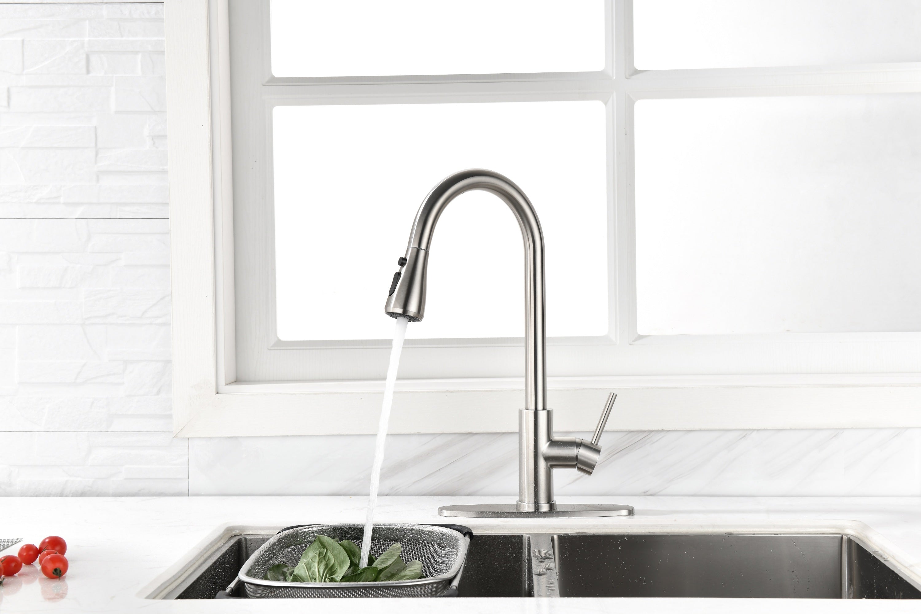 Single Handle High Arc Brushed Nickel Pull Out Kitchen Faucet, Single Level Stainless Steel Kitchen Sink Faucets with Pull Down Sprayer