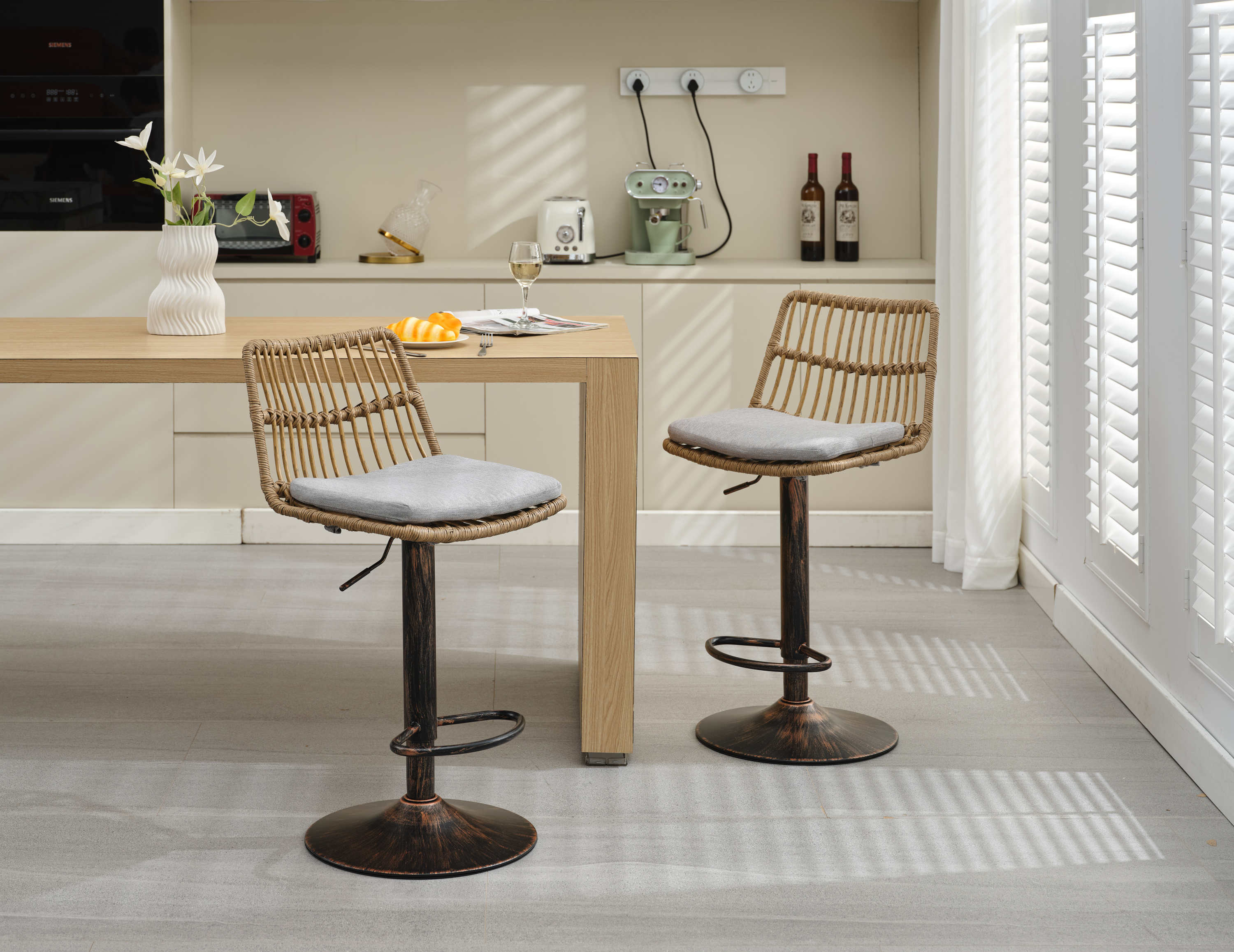 Set of 2 Rattan Bar Stool, 360 Swivel Bar Chair, Counter Height Chair with Footrest - Grey