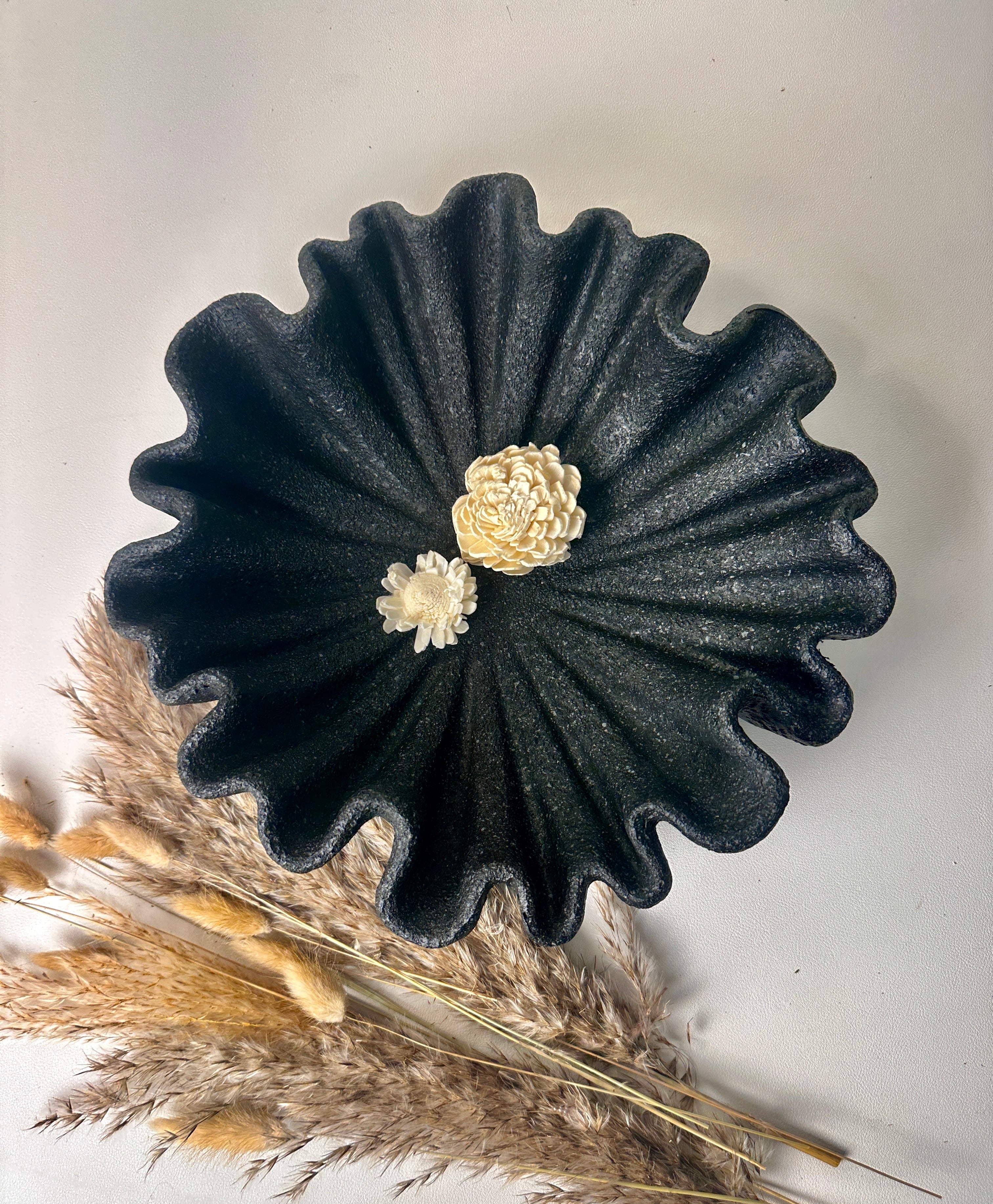 Modern Flower Bowl Shape Tray 12x12x3“ - Black