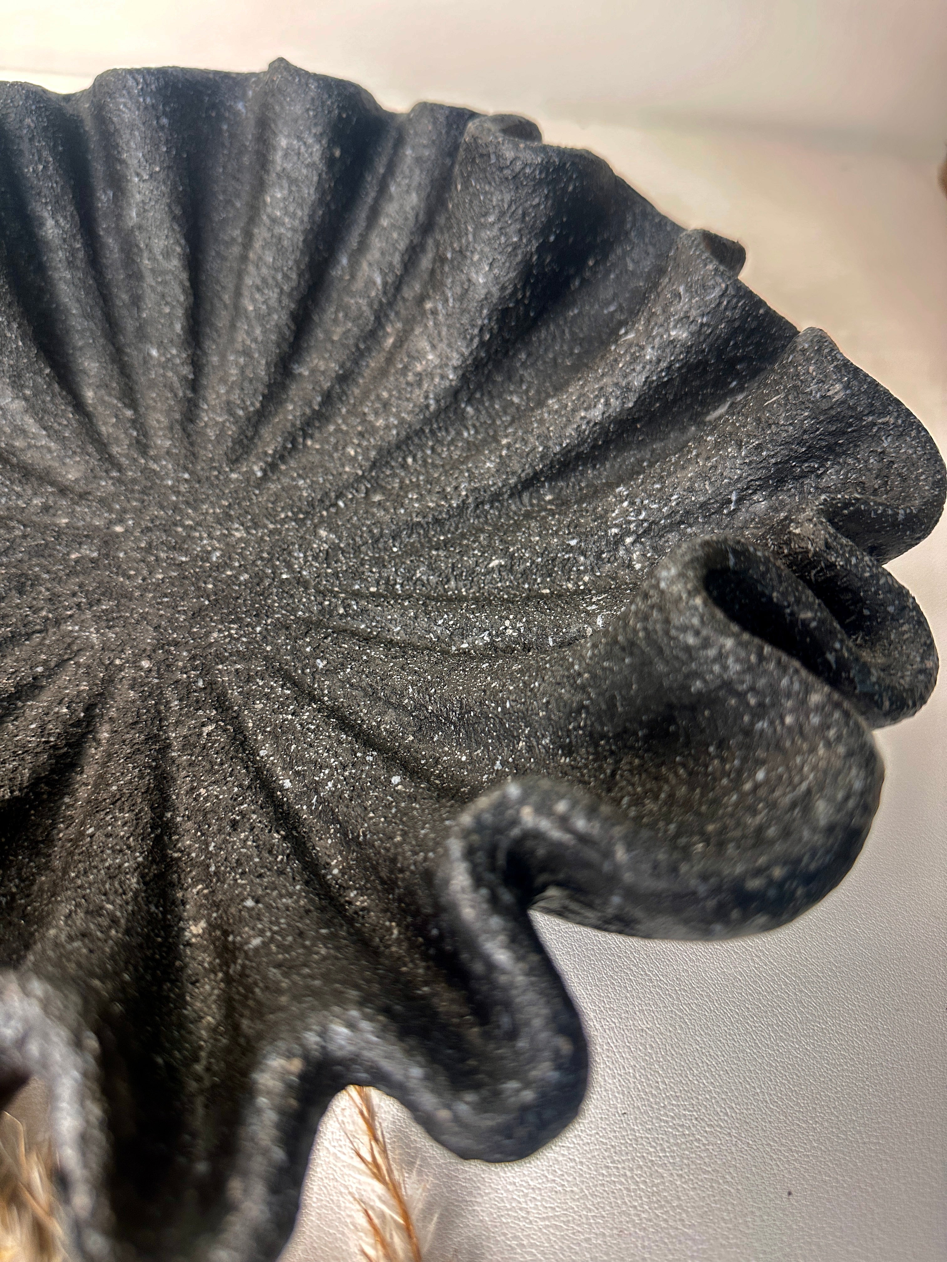 Modern Flower Bowl Shape Tray 12x12x3“ - Black