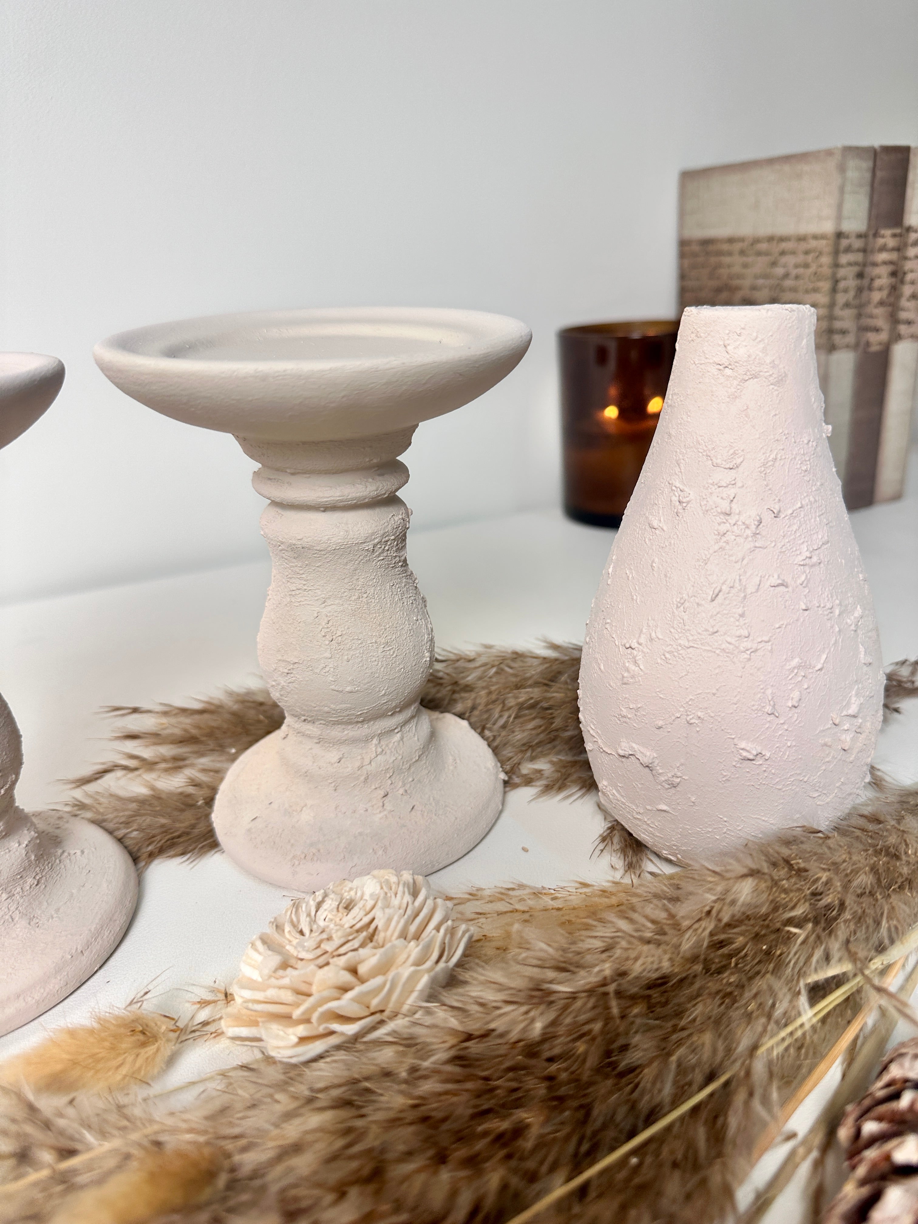 Set of 4 pieces Minimalist Candle Holders with 2 Small Vases - Cream Blush