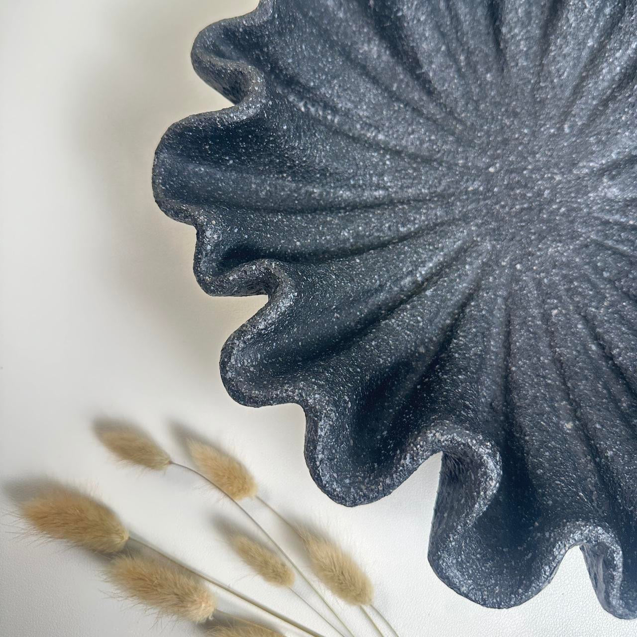 Minimalist Modern Flower Bowl Shape Tray 12x12x3“ - Black