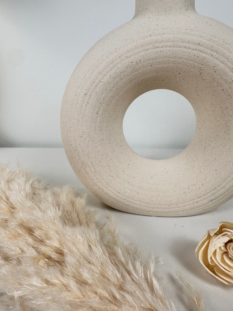Minimalist Donut Ceramic Vase 9.5" Cream