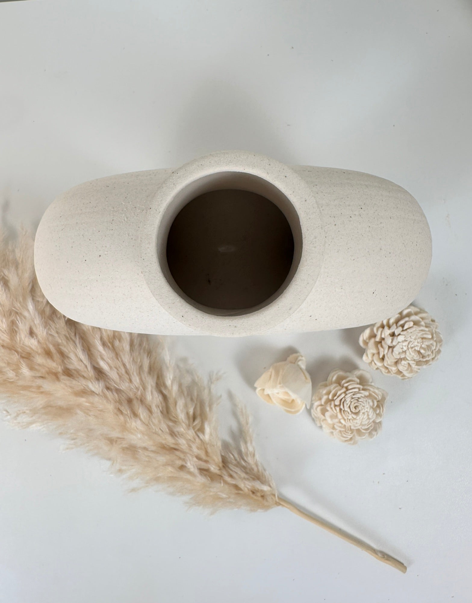 Minimalist Donut Ceramic Vase 9.5" Cream