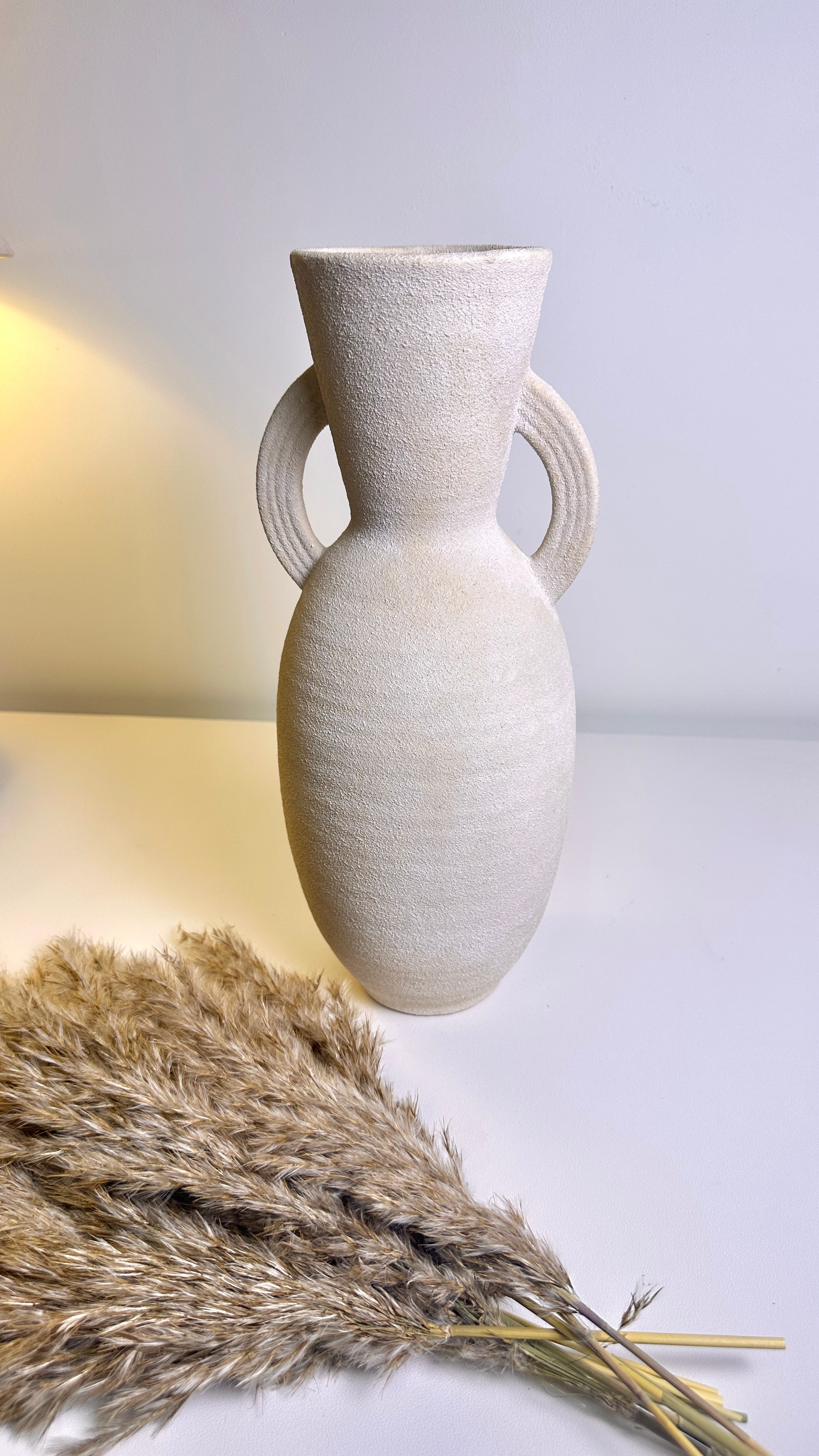 Minimalist Textured Roman Style Vase 14“ beige