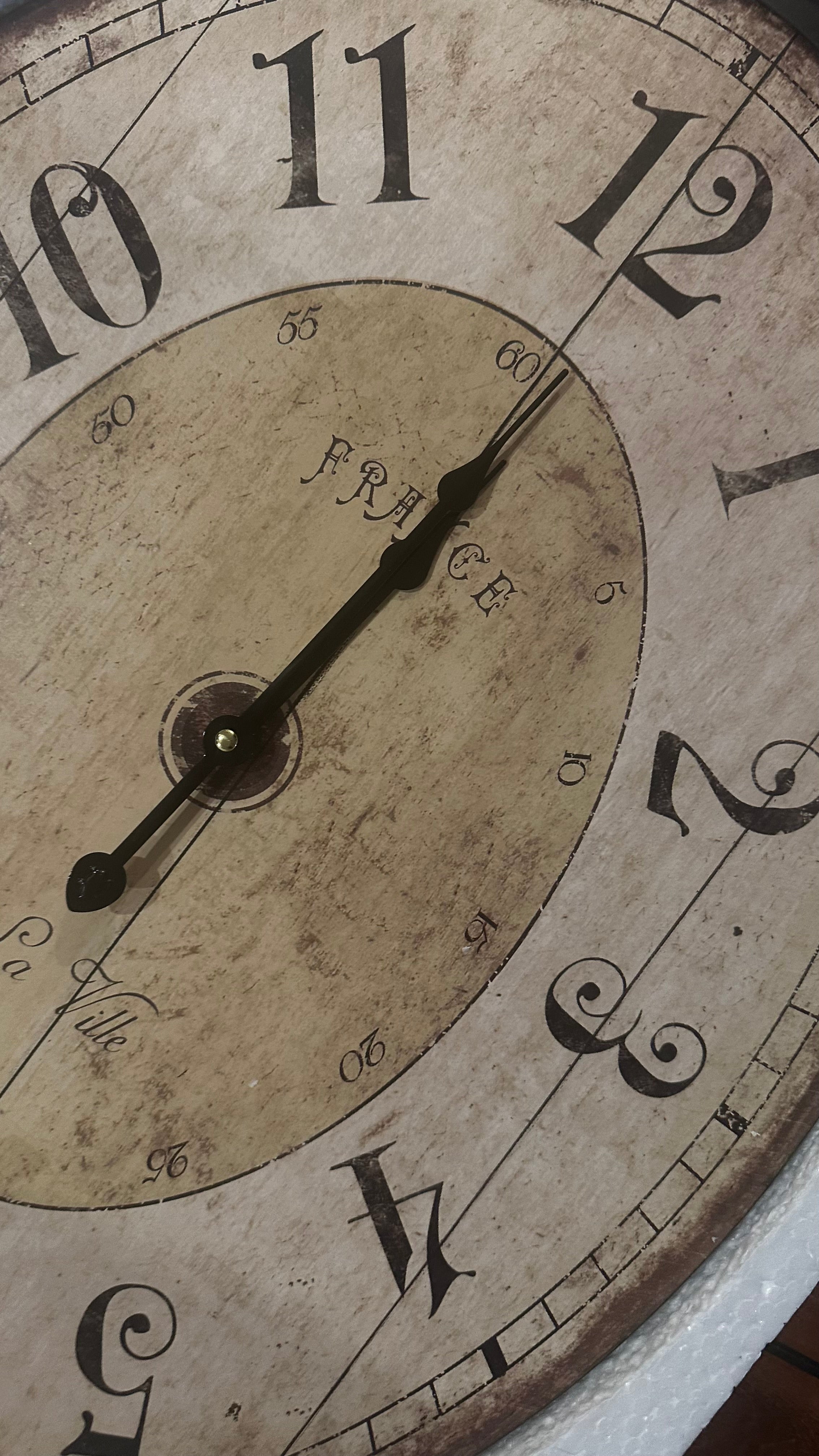 18"x29" Antique White Oval Wall Clock, Traditional Vintage Home Decor Clock