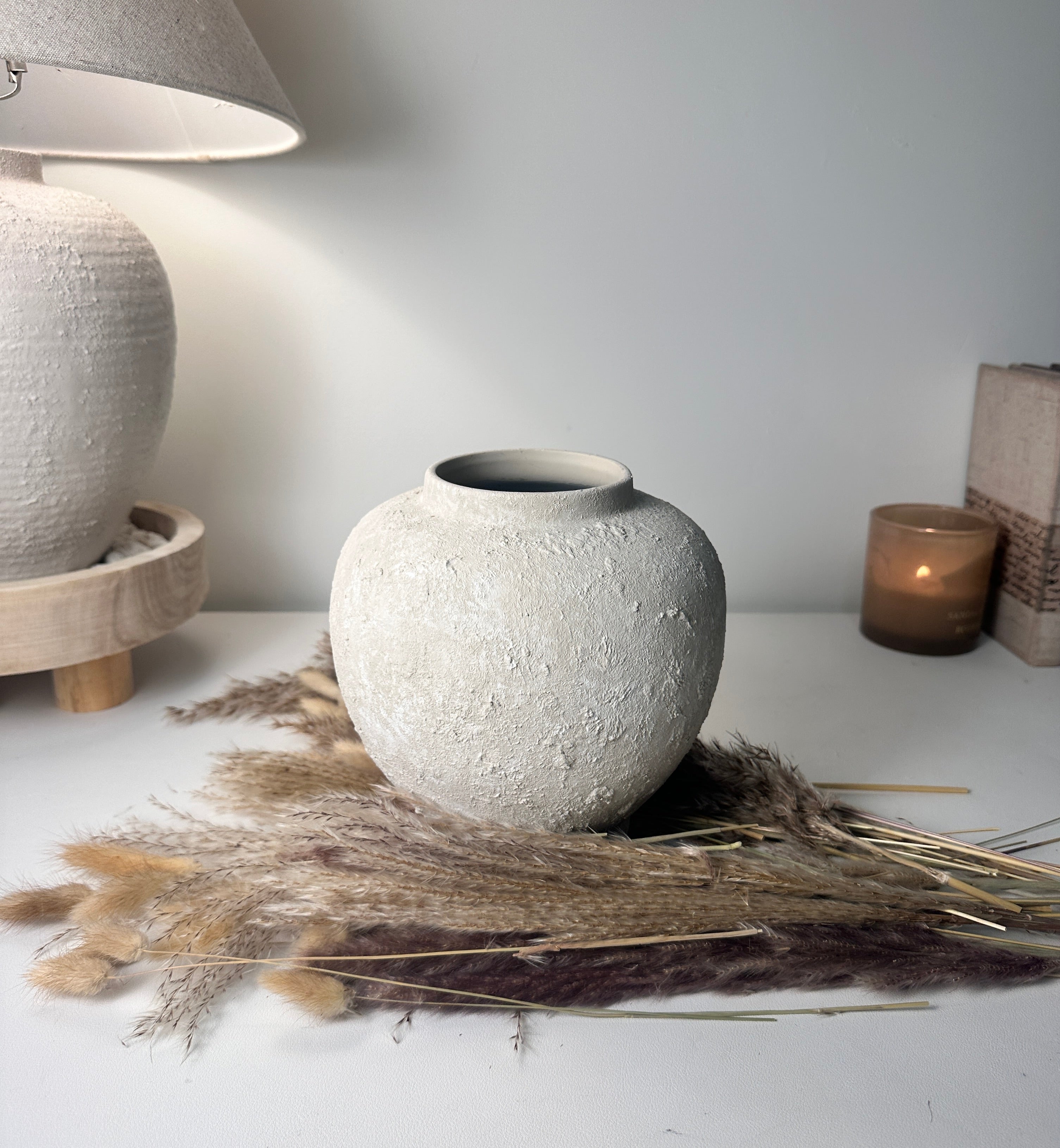 Minimalist Textured Hand-painted Ceramic Vase - Off White/Linen washed