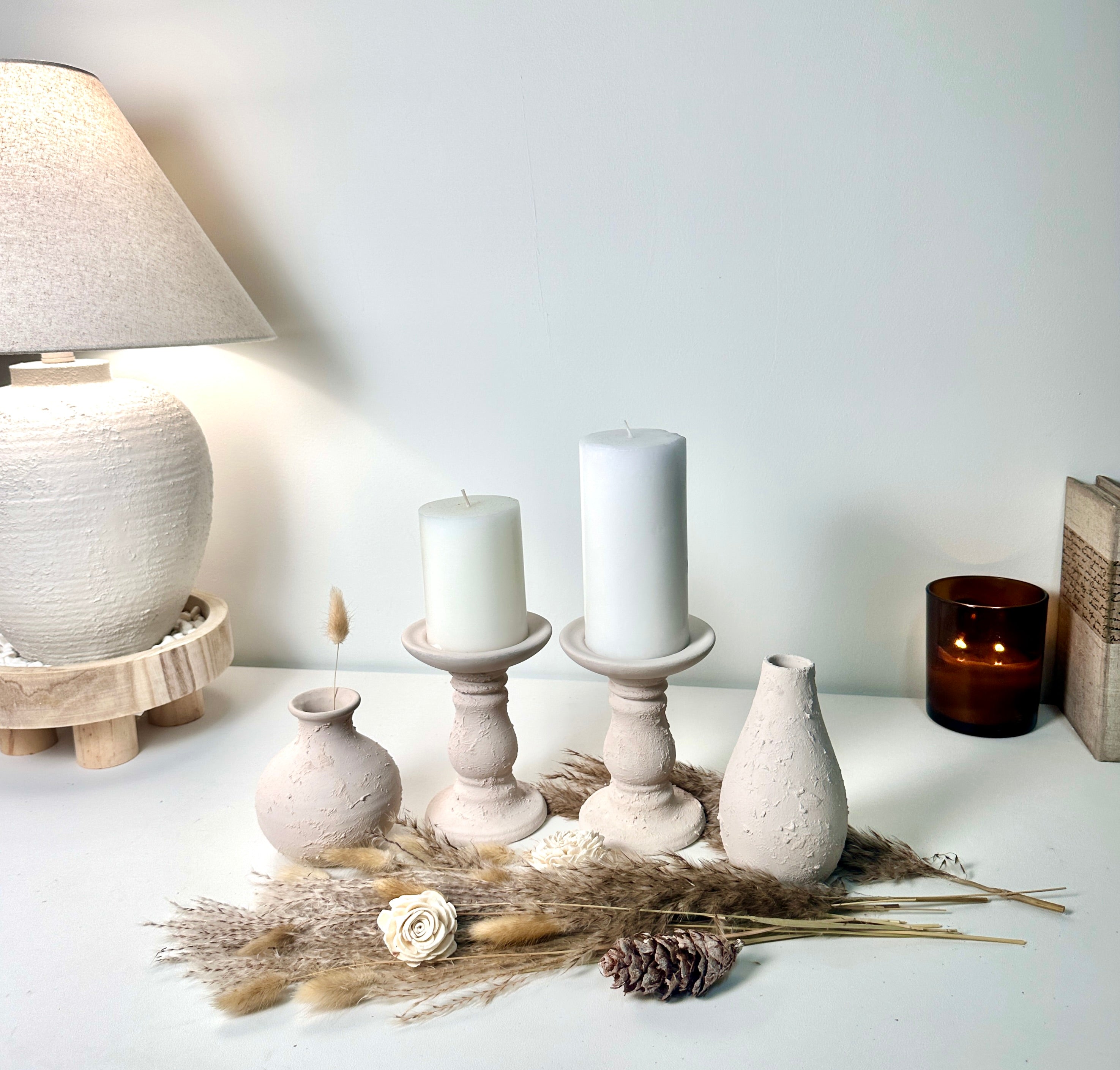 Set of 4 pieces Minimalist Candle Holders with 2 Small Vases - Cream Blush