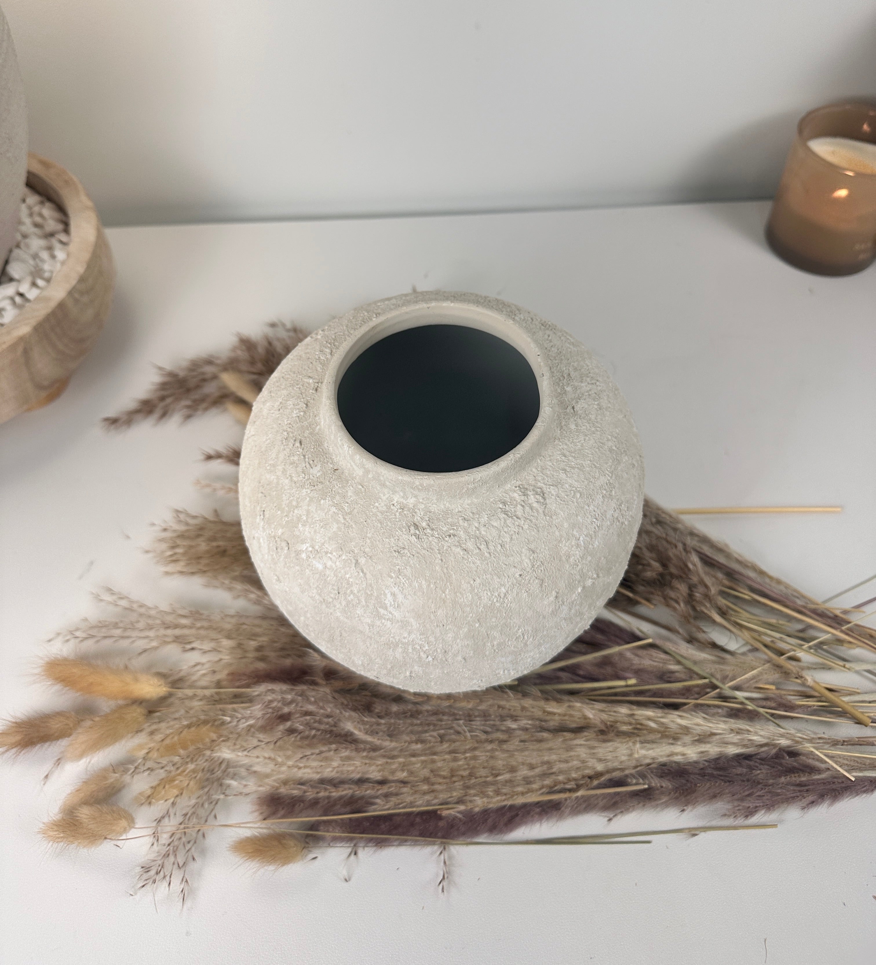 Minimalist Textured Hand-painted Ceramic Vase - Off White/Linen washed