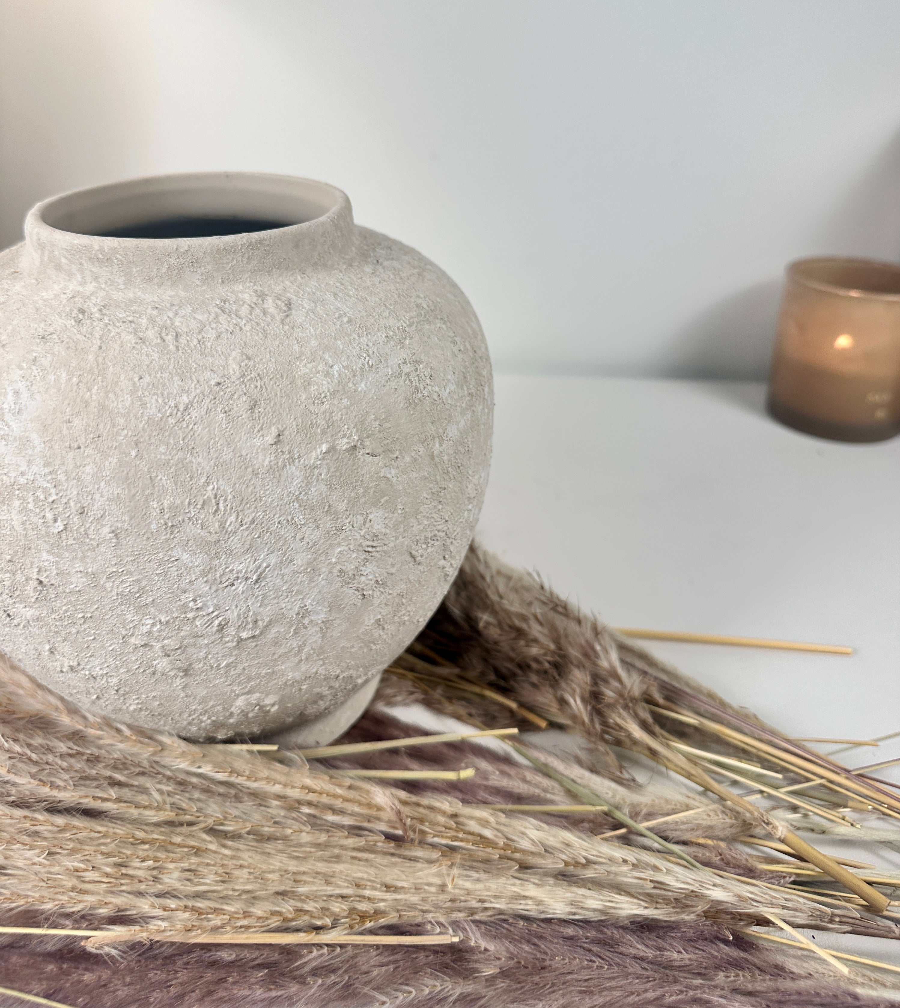 Minimalist Textured Hand-painted Ceramic Vase - Off White/Linen washed