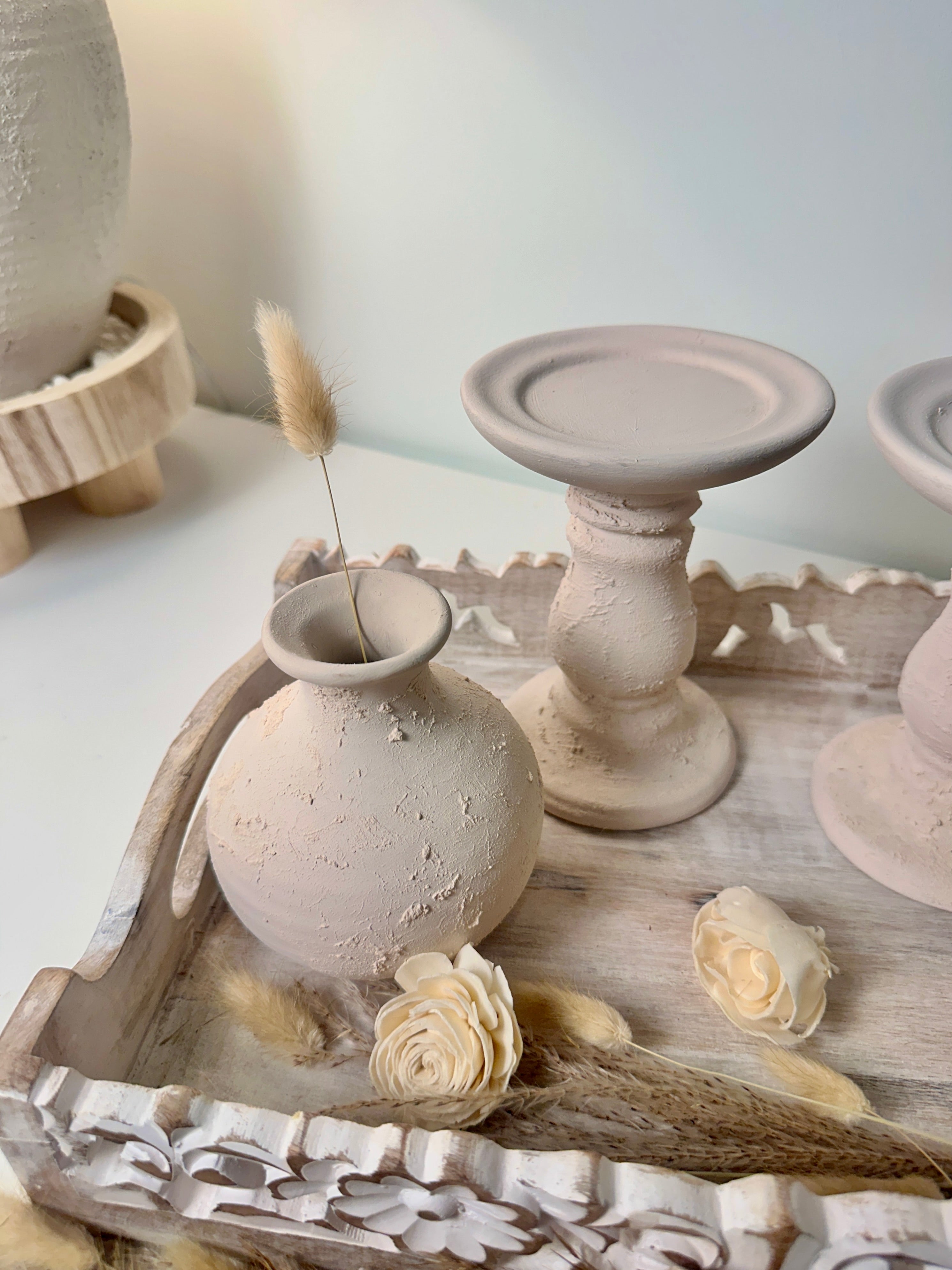 Set of 4 pieces Minimalist Candle Holders with 2 Small Vases - Cream Blush