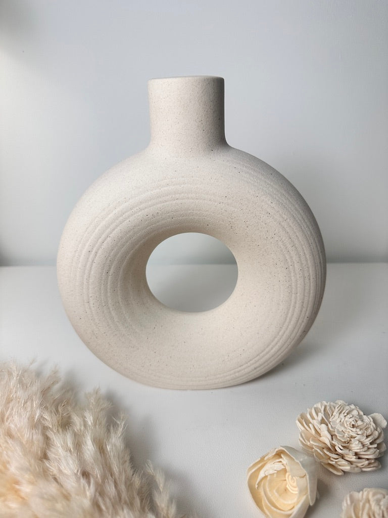 Minimalist Donut Ceramic Vase 9.5" Cream