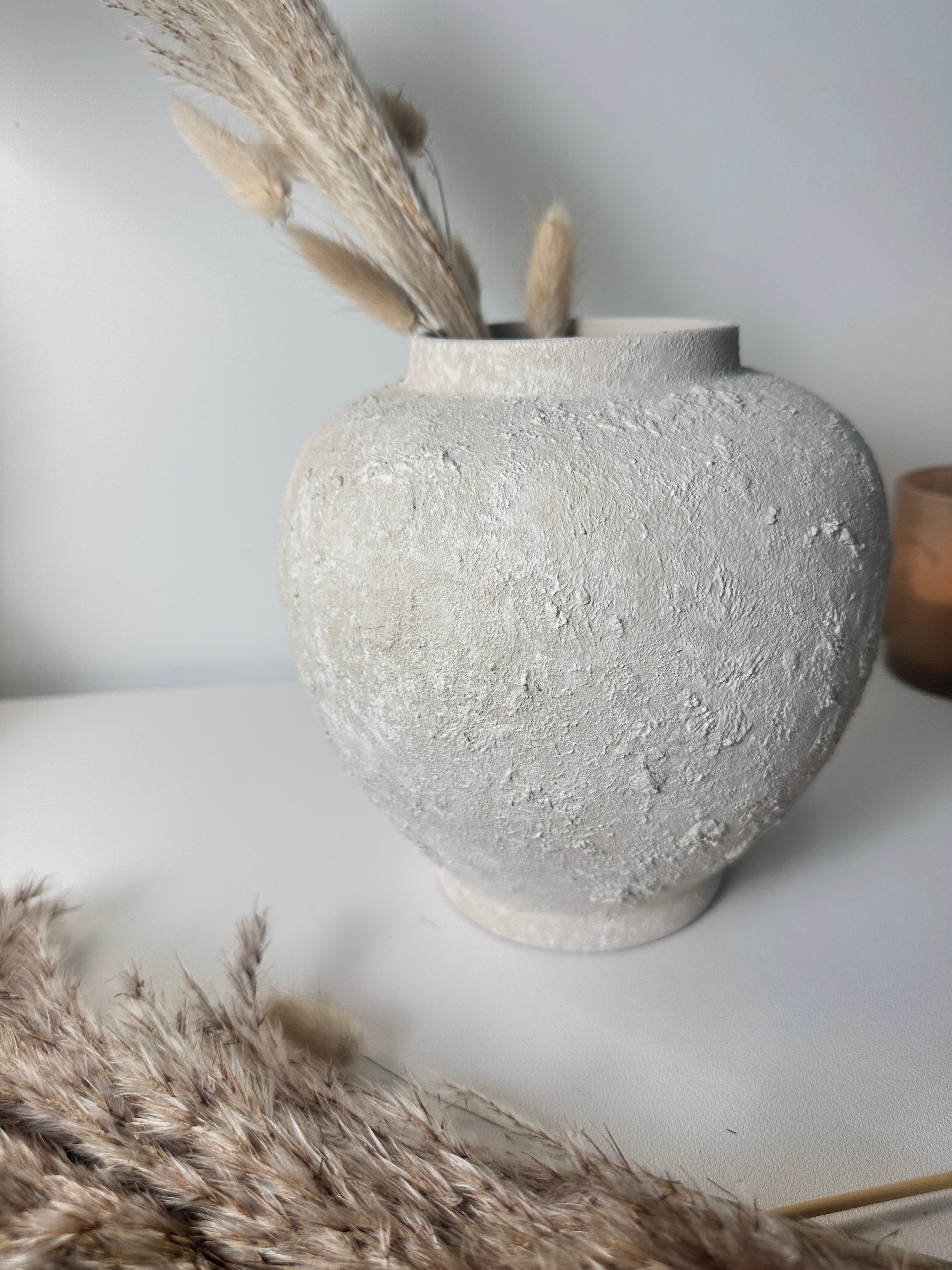 Minimalist Textured Hand-painted Ceramic Vase - Off White/Linen washed