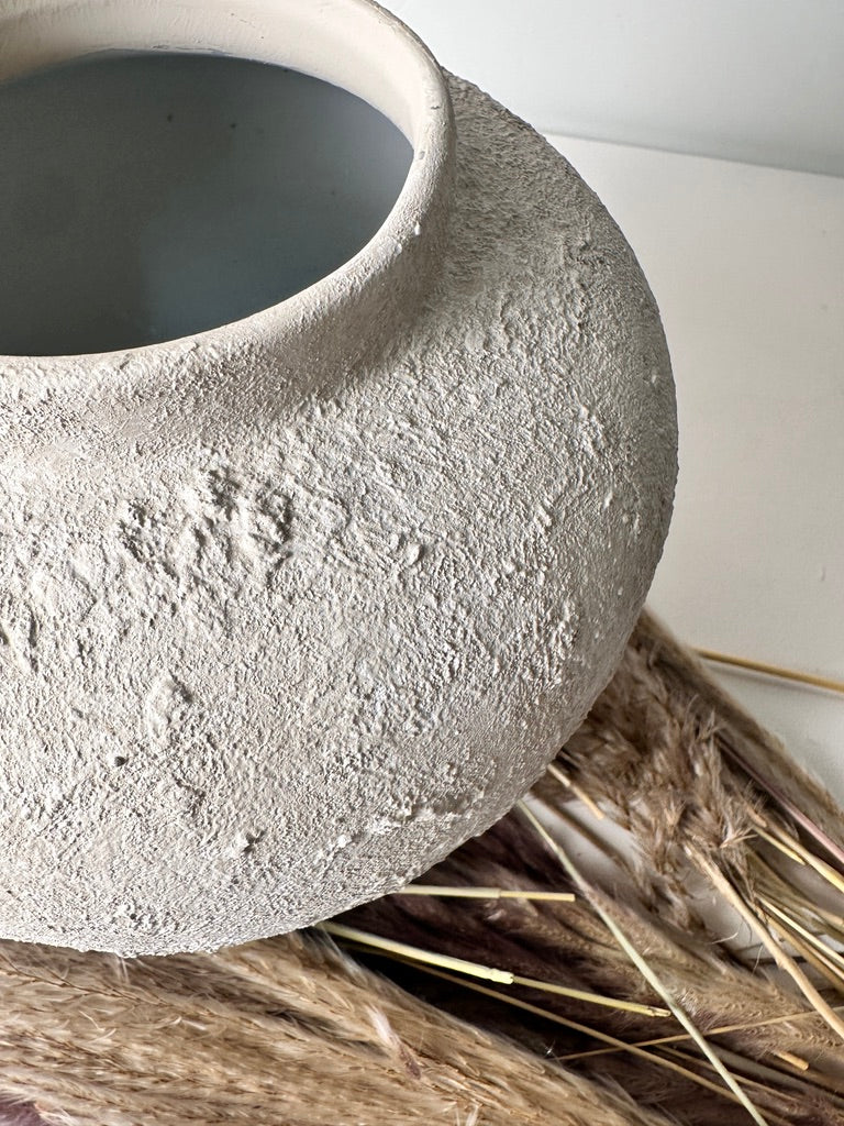 Minimalist Textured Hand-painted Ceramic Vase - Off White/Linen washed