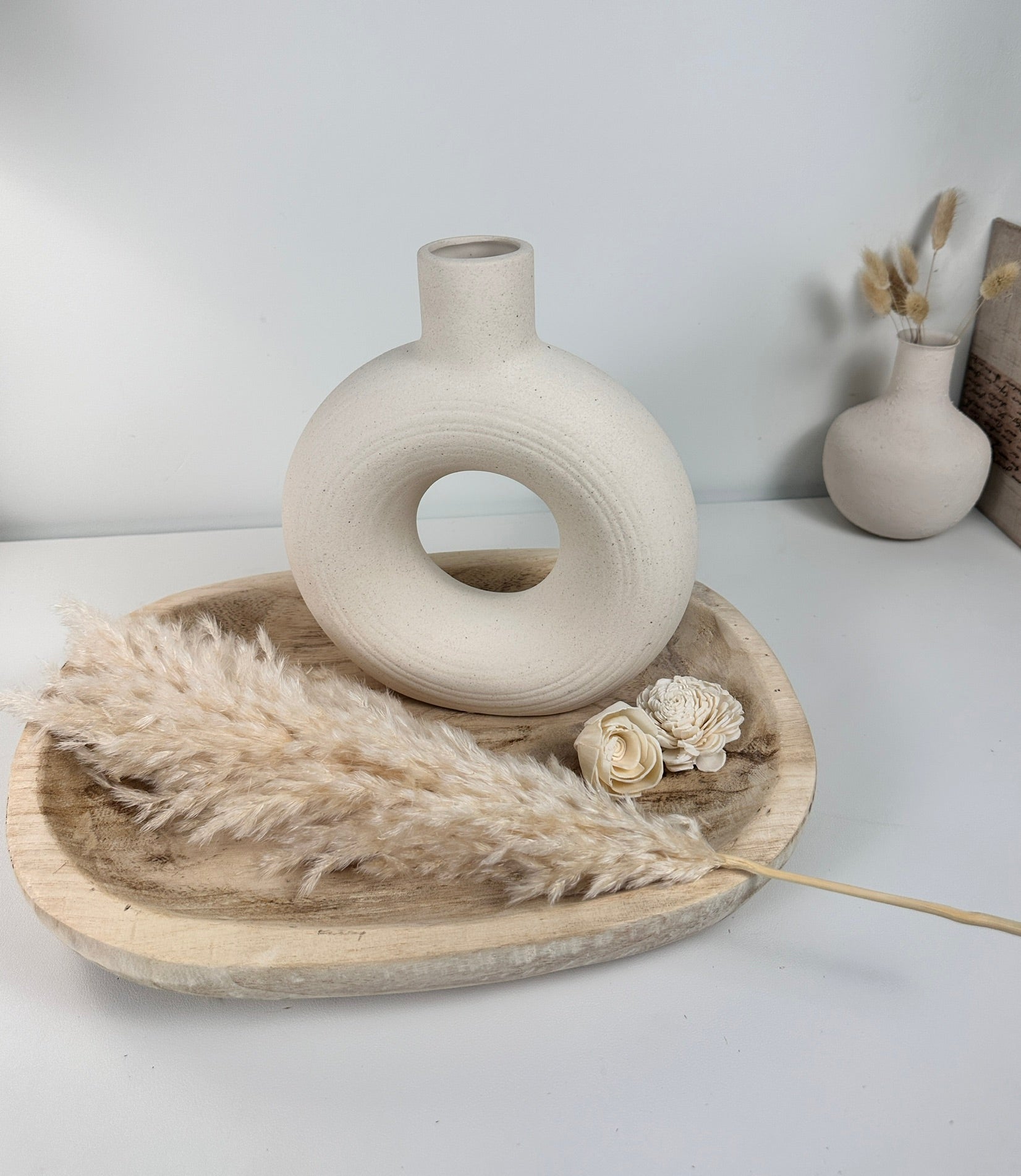 Minimalist Donut Ceramic Vase 9.5" Cream