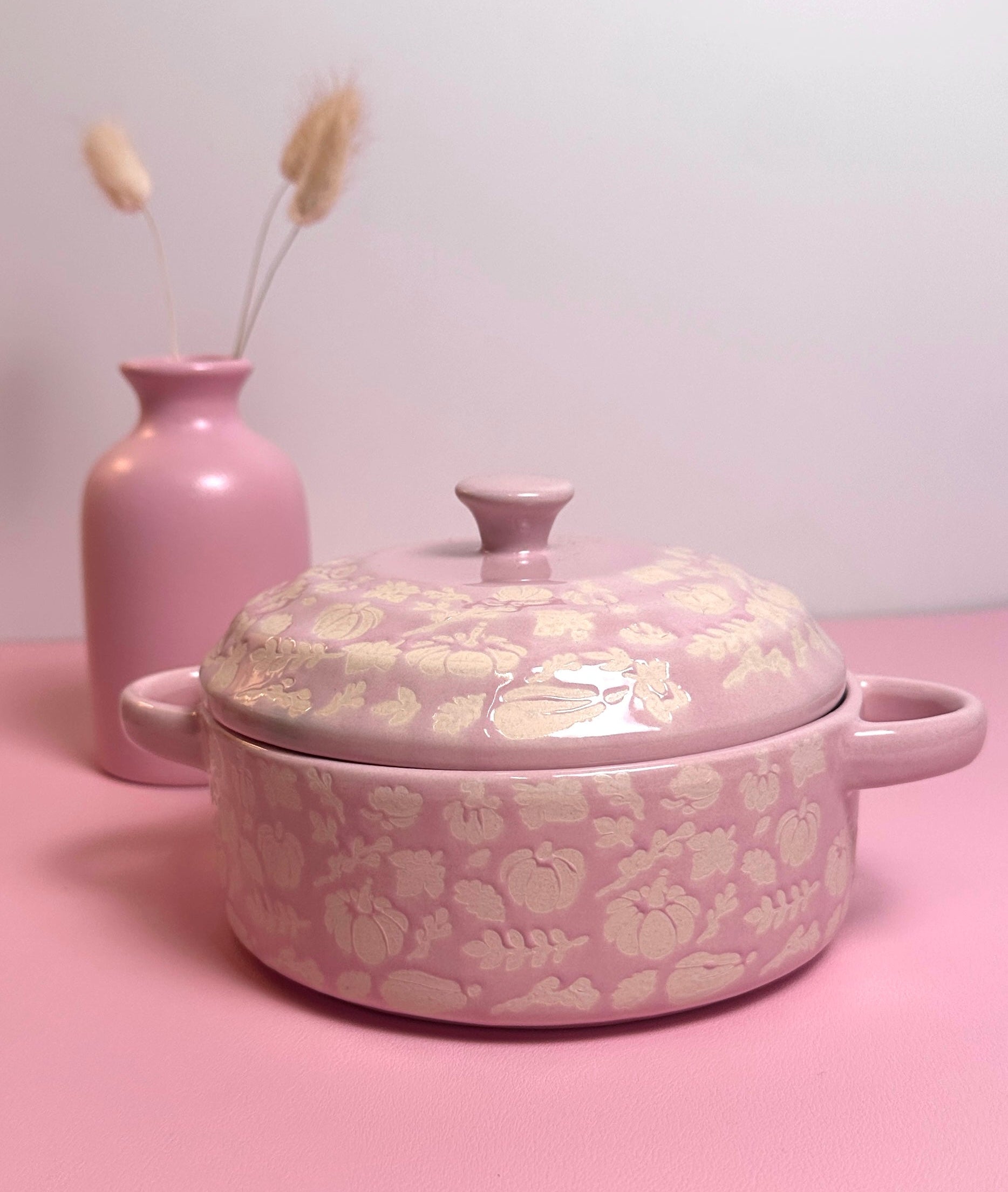 Pink Covered Brie Mini Baker (Stoneware) with Spreader (Stainless Steel & Wood Handle 6.5 inch)