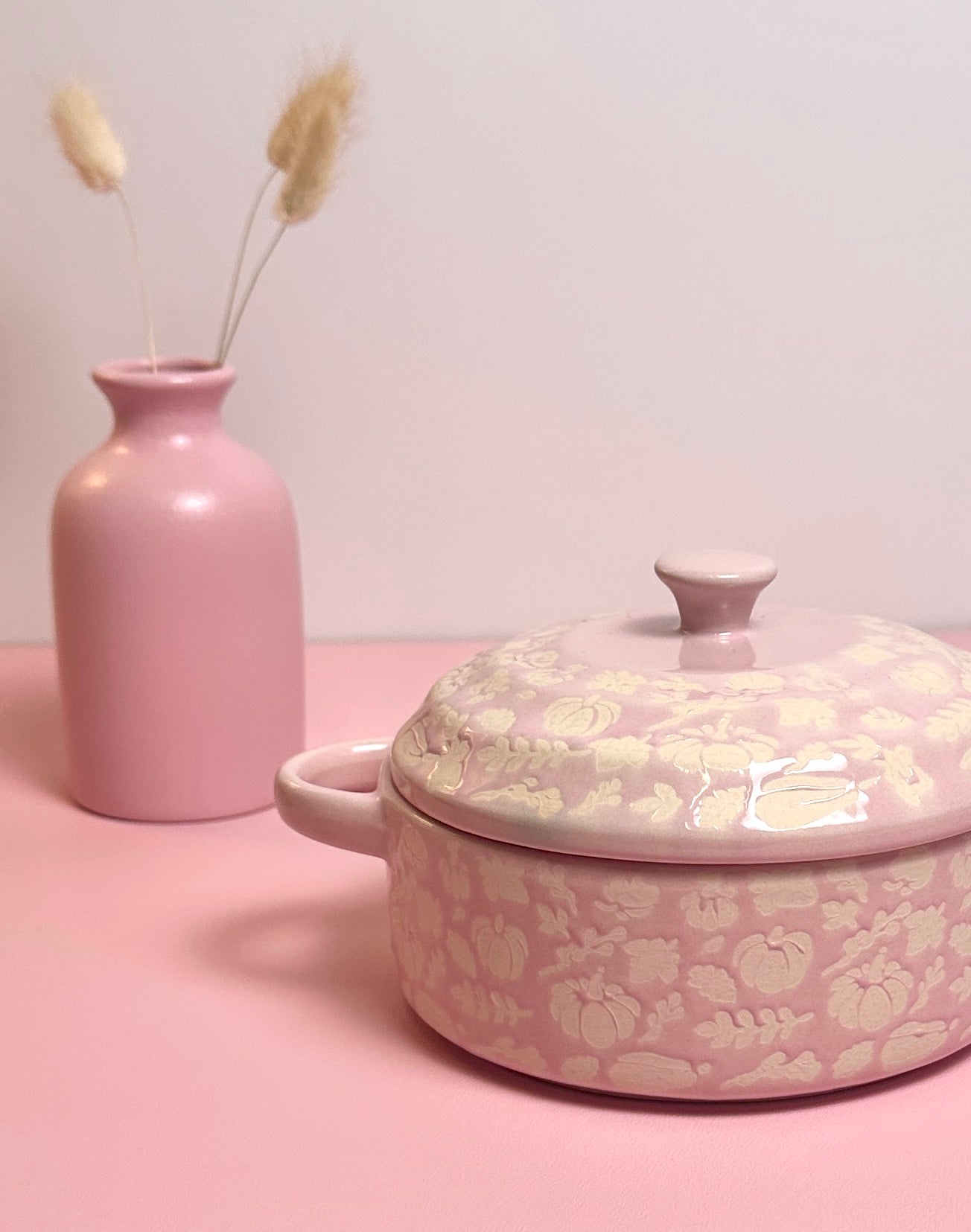 Pink Covered Brie Mini Baker (Stoneware) with Spreader (Stainless Steel & Wood Handle 6.5 inch)